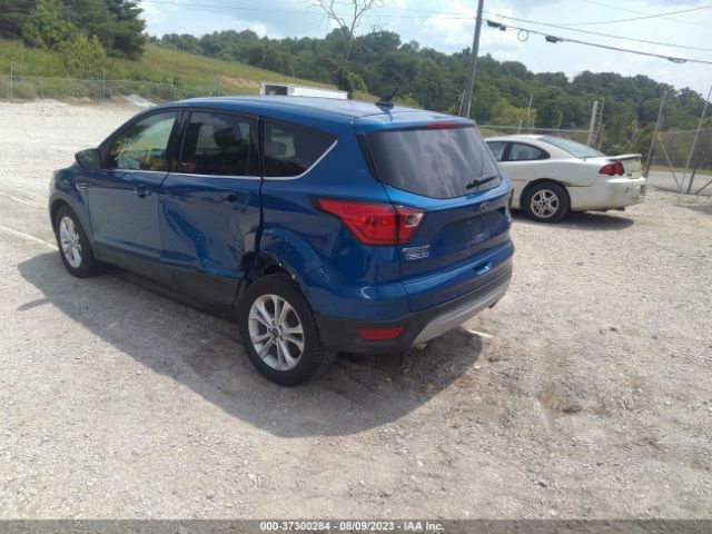 Photo 2 VIN: 1FMCU0GDXKUA17602 - FORD ESCAPE 