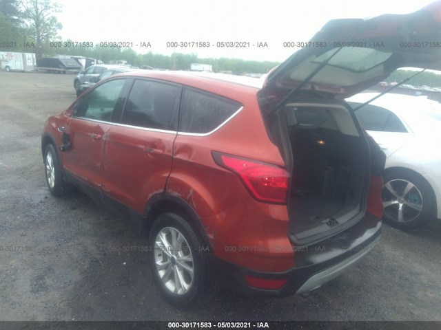 Photo 2 VIN: 1FMCU0GDXKUB75678 - FORD ESCAPE 