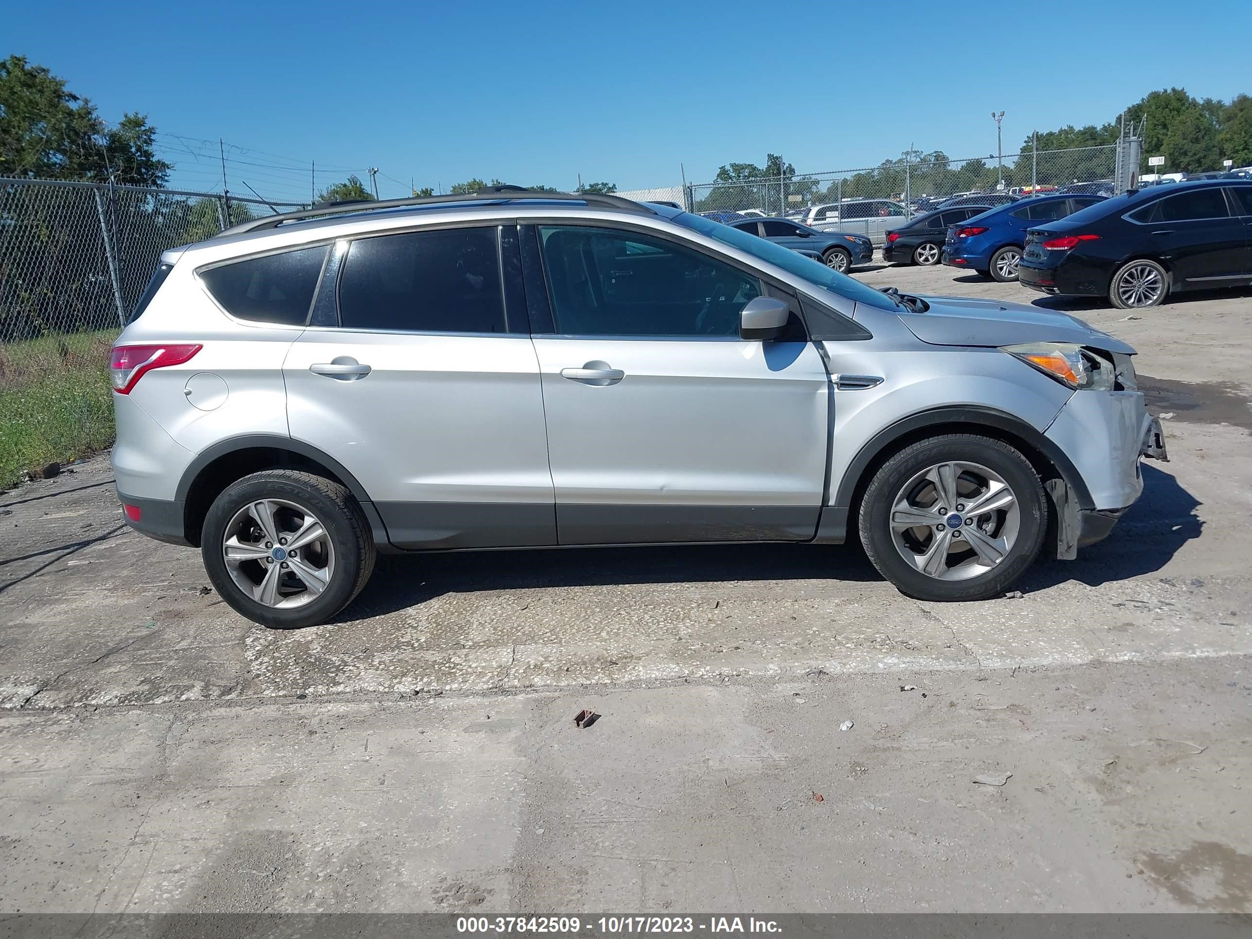 Photo 12 VIN: 1FMCU0GX0DUA35751 - FORD ESCAPE 