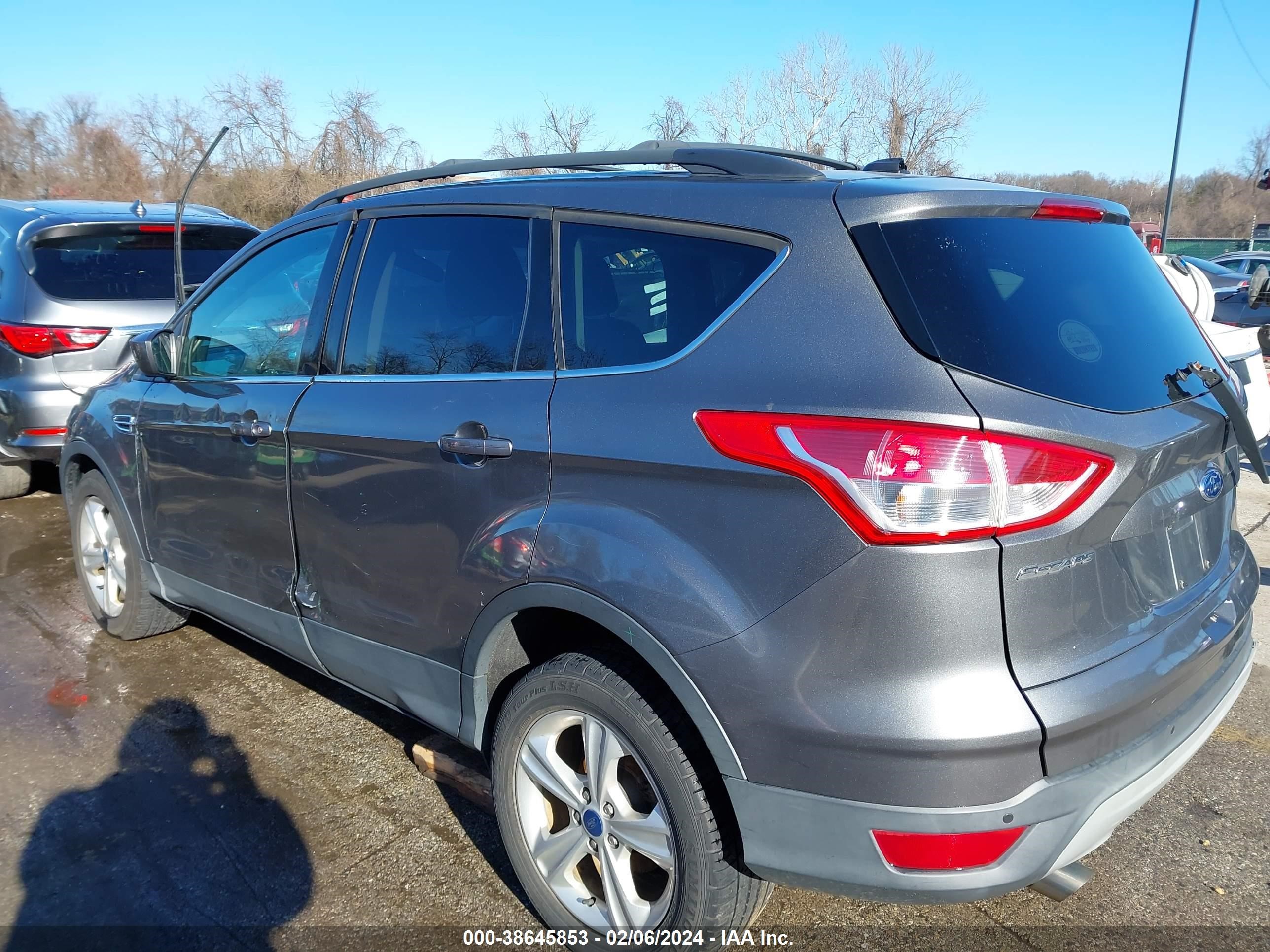 Photo 2 VIN: 1FMCU0GX0DUD94288 - FORD ESCAPE 