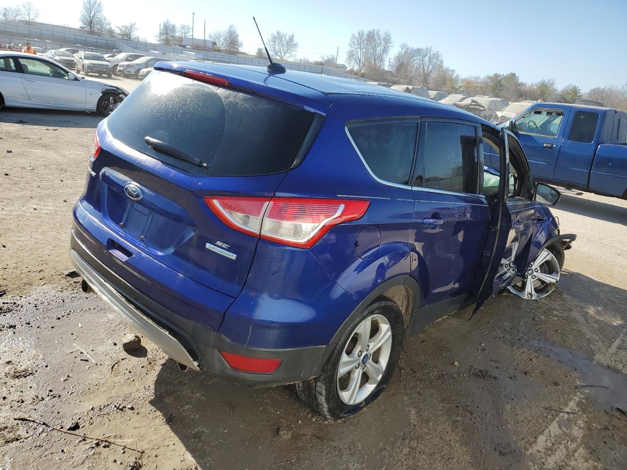 Photo 2 VIN: 1FMCU0GX1DUA60609 - FORD ESCAPE 