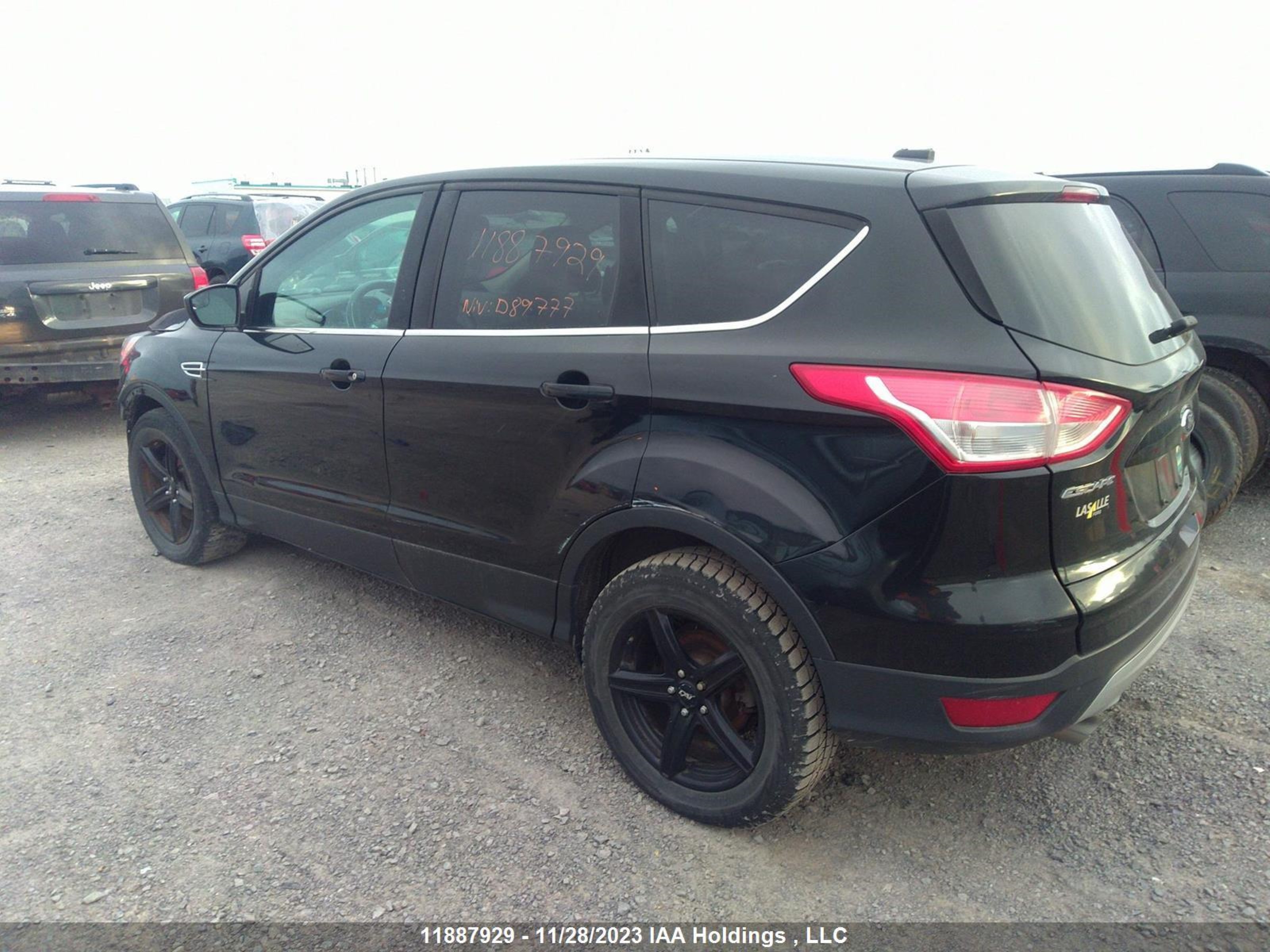 Photo 2 VIN: 1FMCU0GX1DUD89777 - FORD ESCAPE 