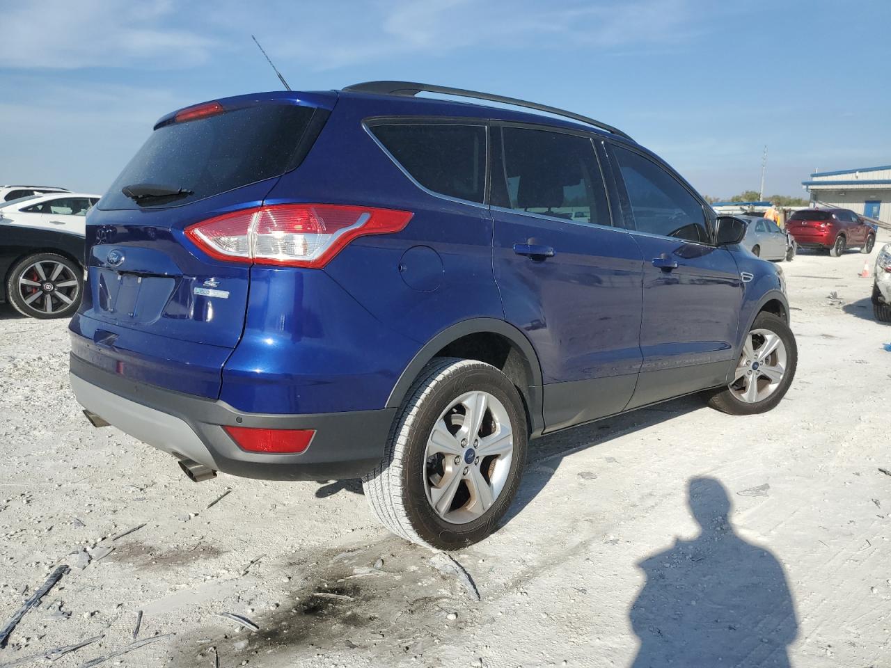 Photo 2 VIN: 1FMCU0GX1GUC51810 - FORD ESCAPE 