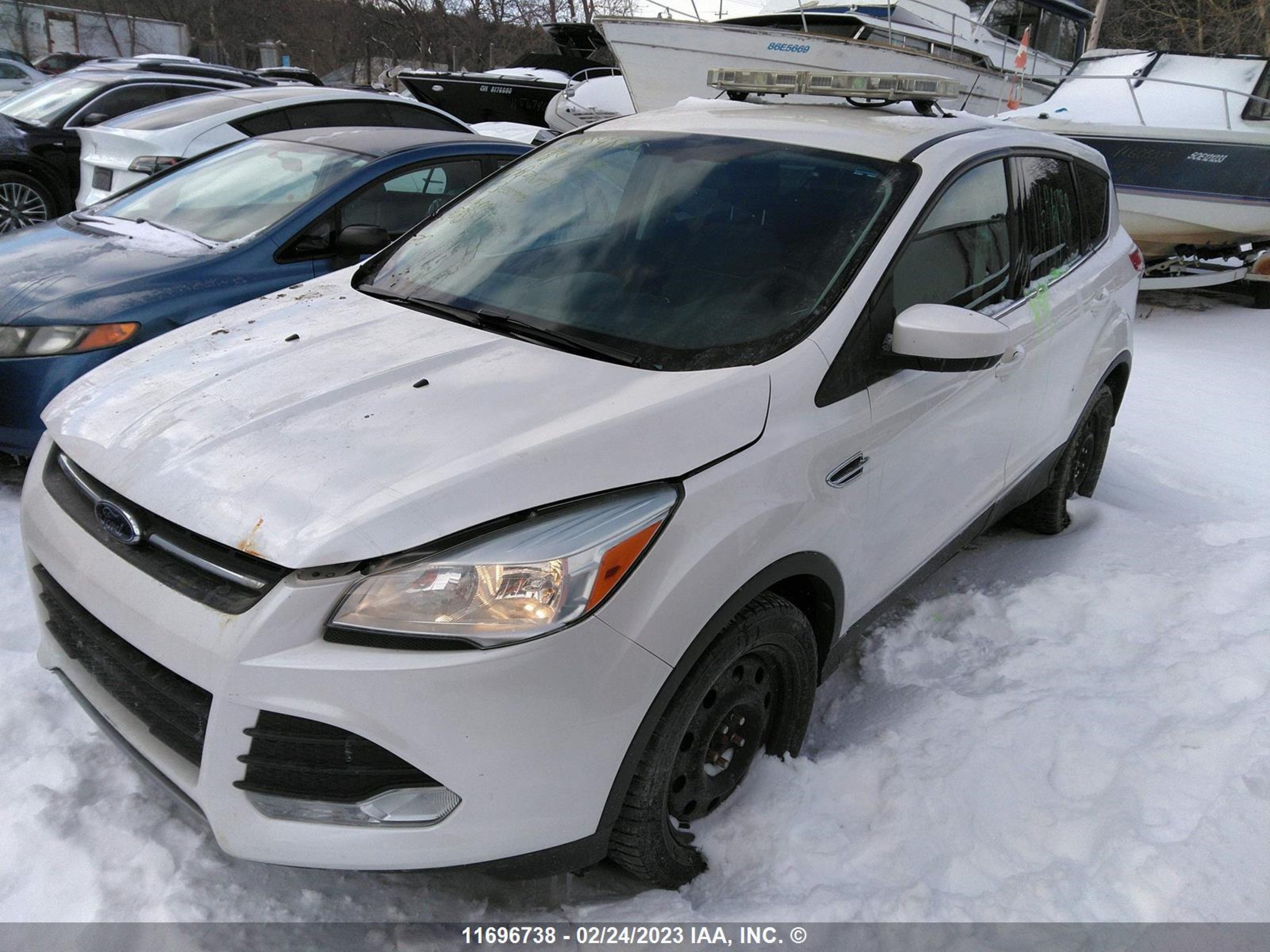 Photo 1 VIN: 1FMCU0GX2DUB26049 - FORD ESCAPE 