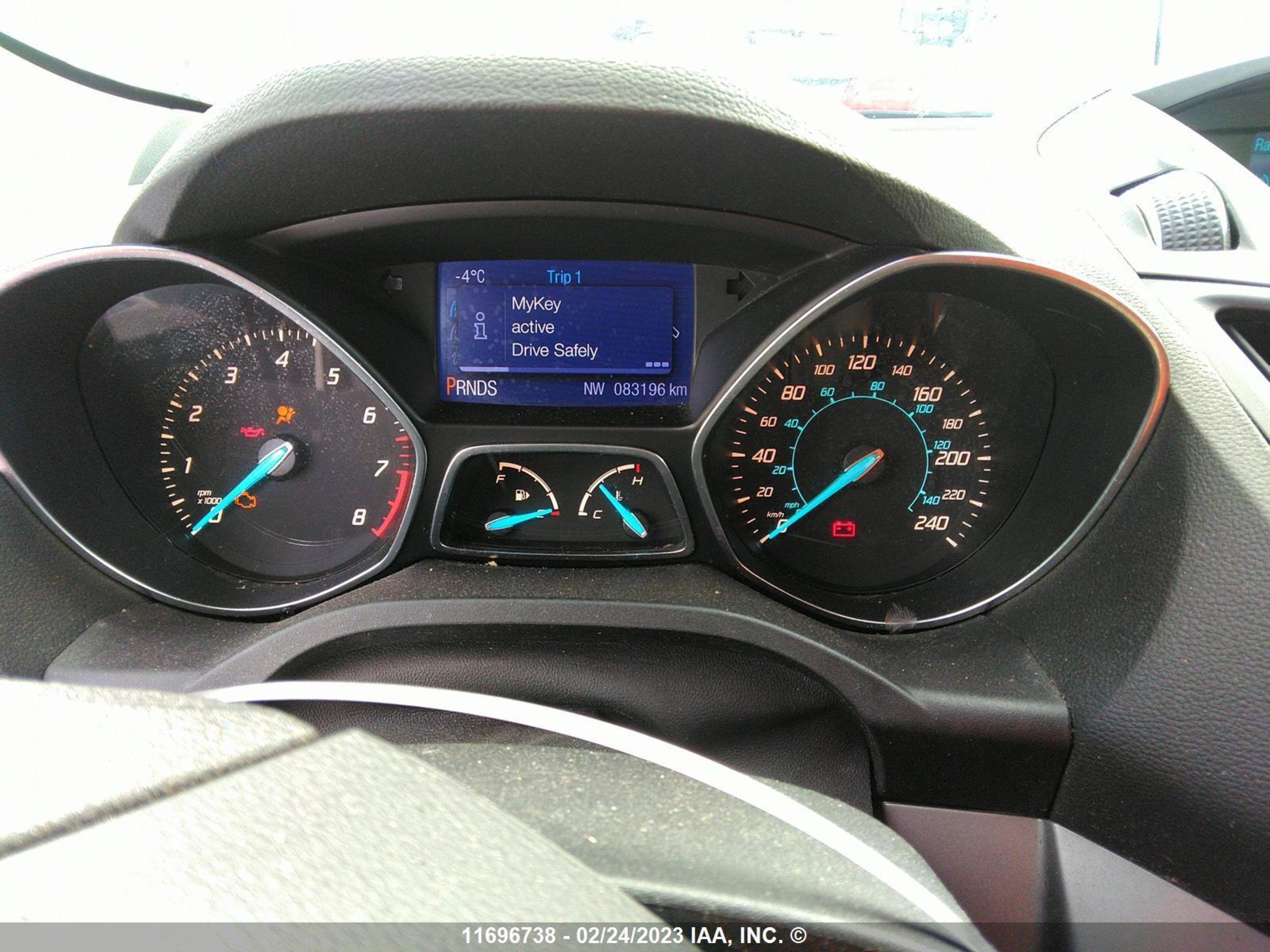 Photo 6 VIN: 1FMCU0GX2DUB26049 - FORD ESCAPE 