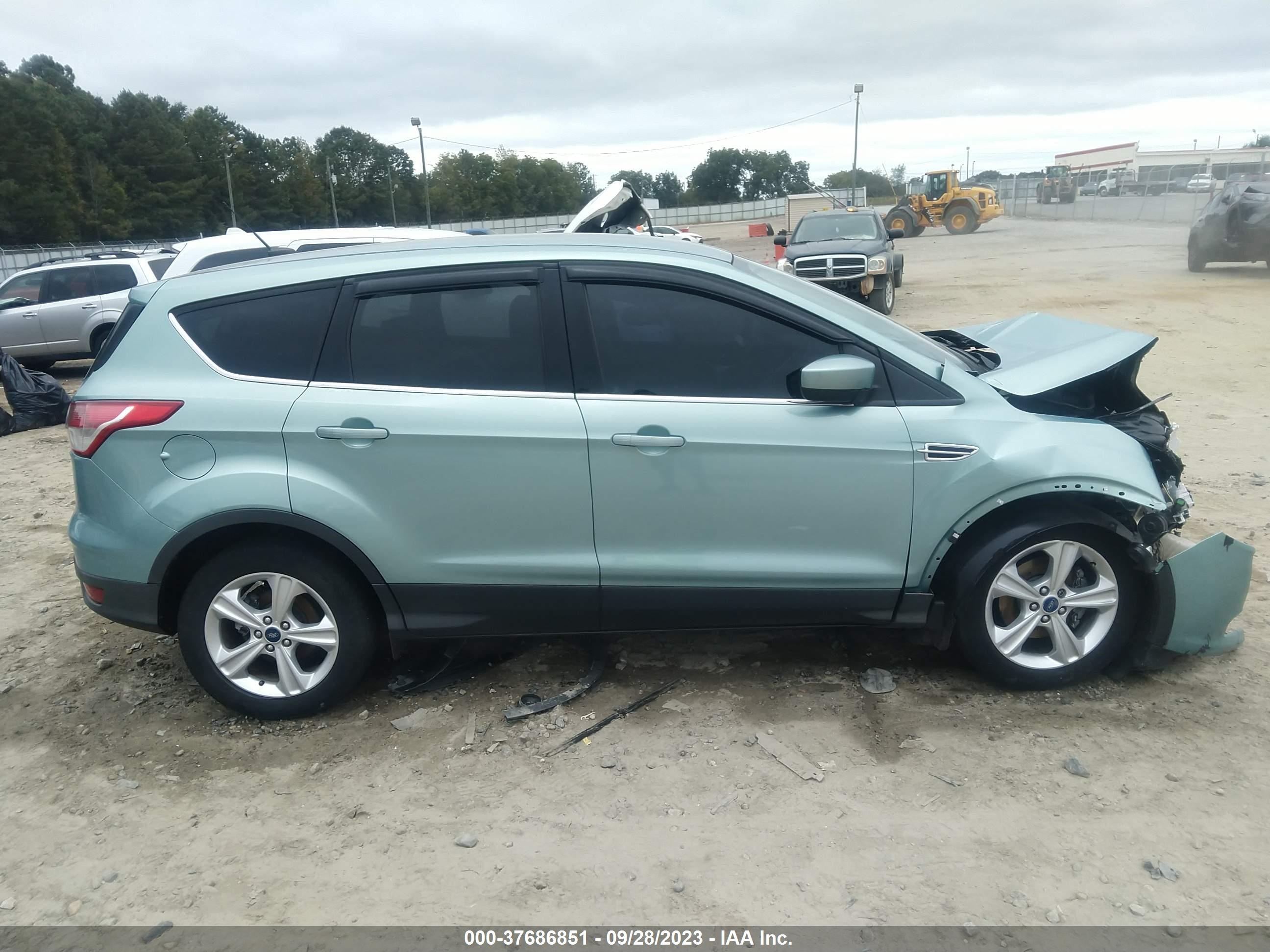 Photo 12 VIN: 1FMCU0GX2DUB43336 - FORD ESCAPE 