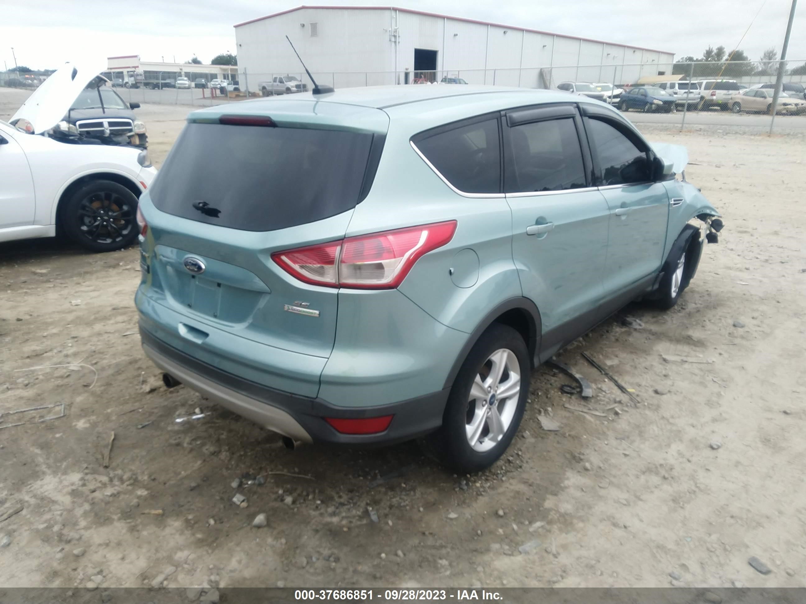 Photo 3 VIN: 1FMCU0GX2DUB43336 - FORD ESCAPE 