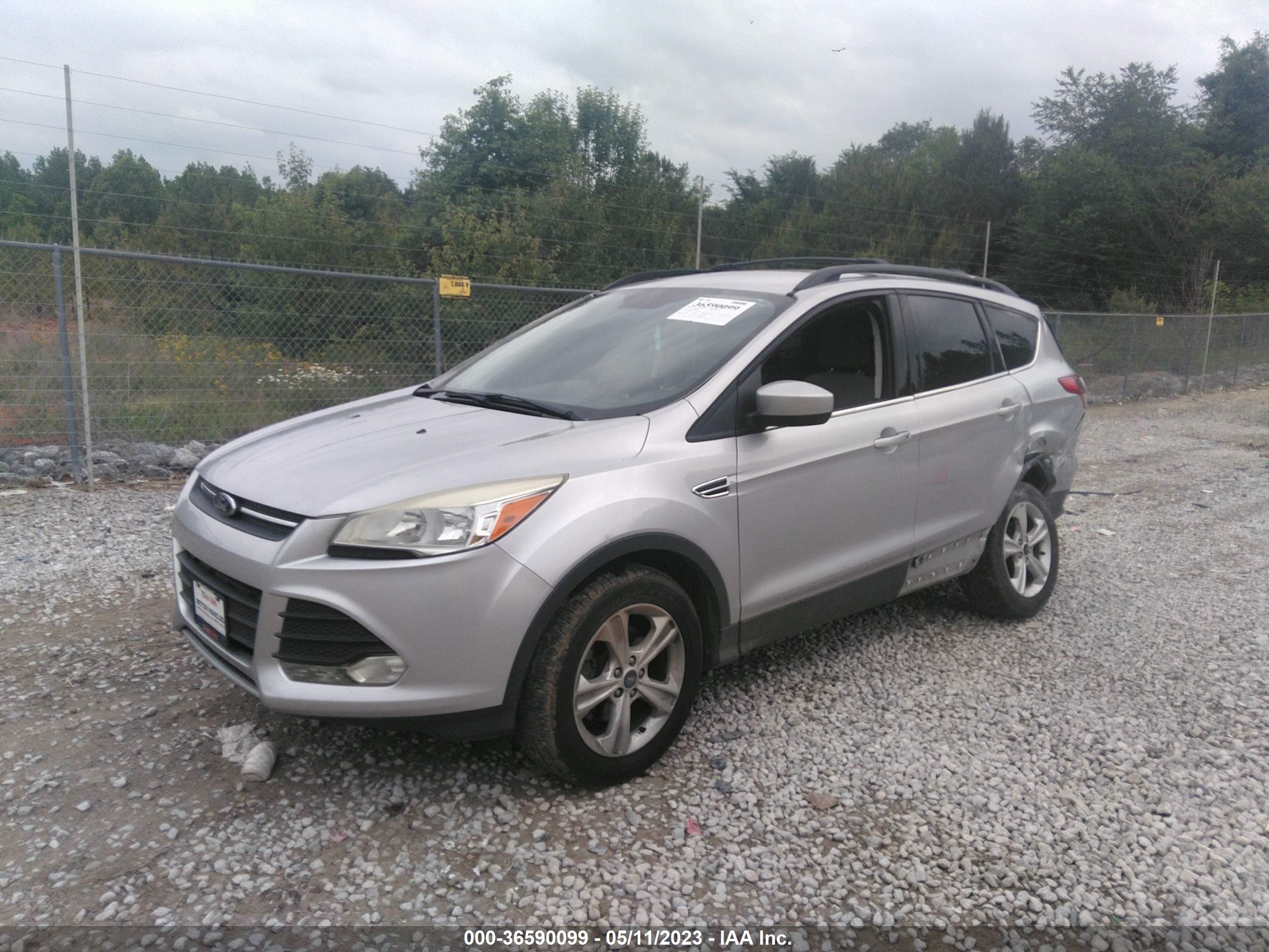 Photo 1 VIN: 1FMCU0GX2DUD94521 - FORD ESCAPE 