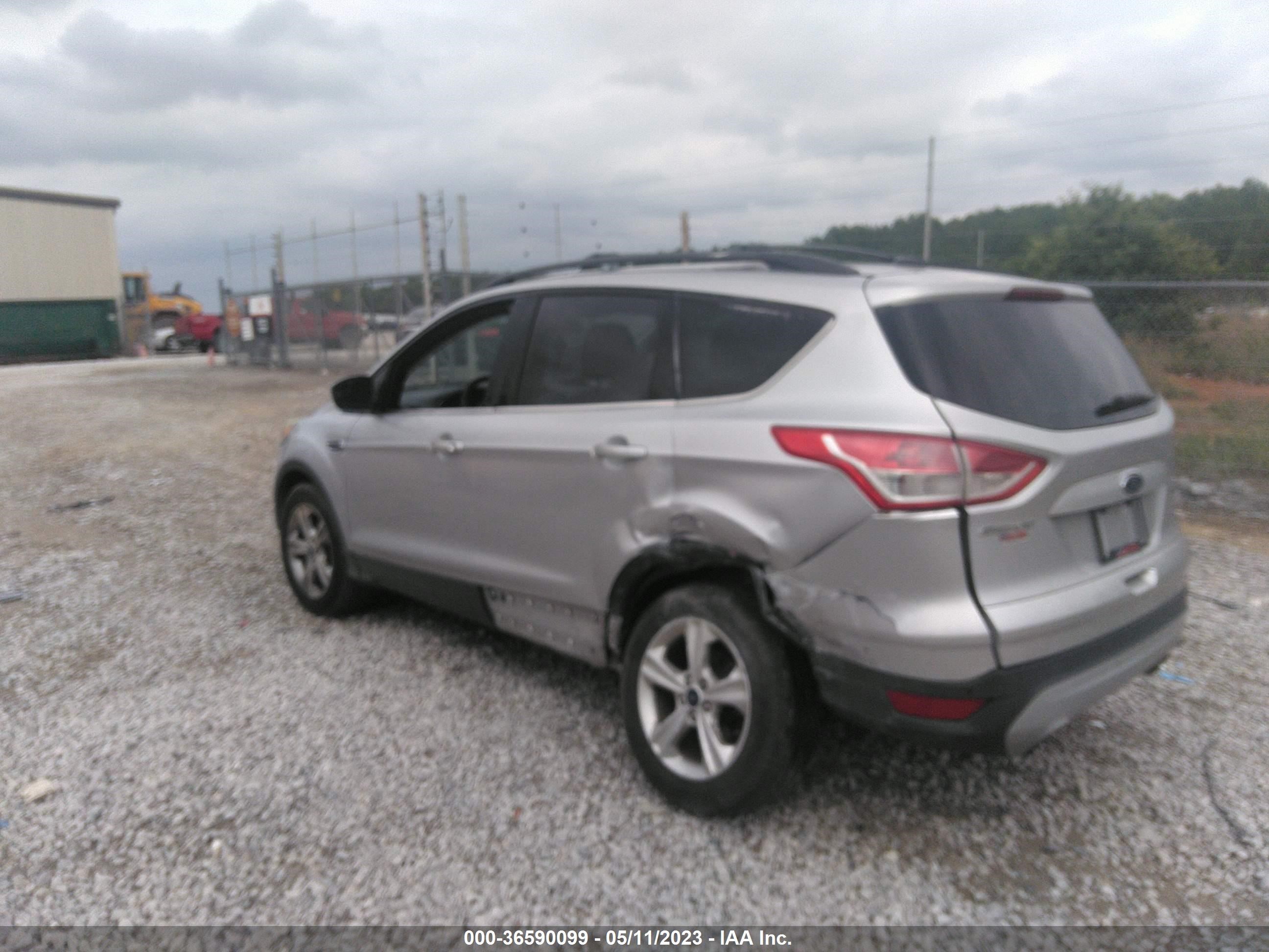 Photo 2 VIN: 1FMCU0GX2DUD94521 - FORD ESCAPE 