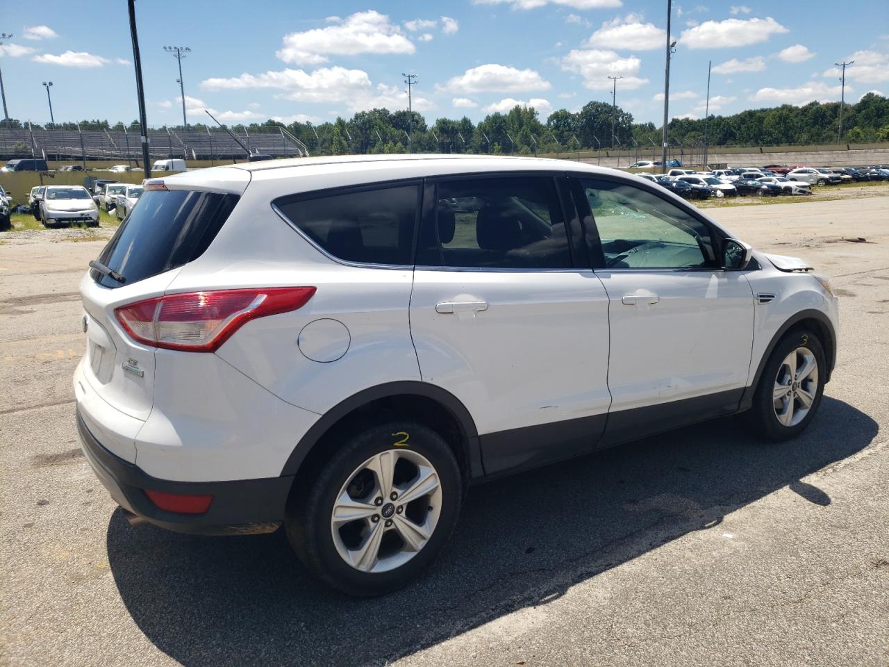 Photo 2 VIN: 1FMCU0GX2EUD02700 - FORD ESCAPE 