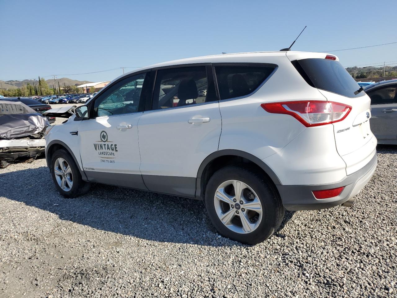 Photo 1 VIN: 1FMCU0GX2FUA25550 - FORD ESCAPE 