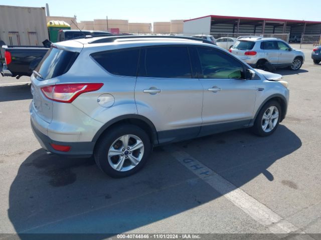 Photo 3 VIN: 1FMCU0GX2FUA25886 - FORD ESCAPE 