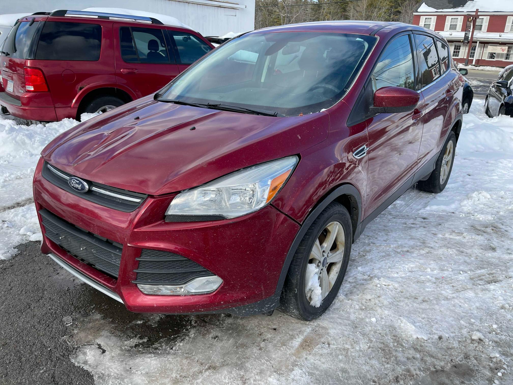 Photo 1 VIN: 1FMCU0GX3DUC08016 - FORD ESCAPE SE 