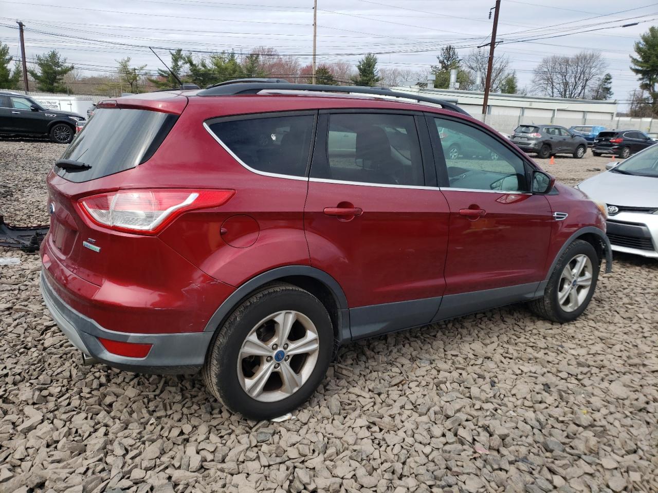 Photo 2 VIN: 1FMCU0GX3DUD21867 - FORD ESCAPE 