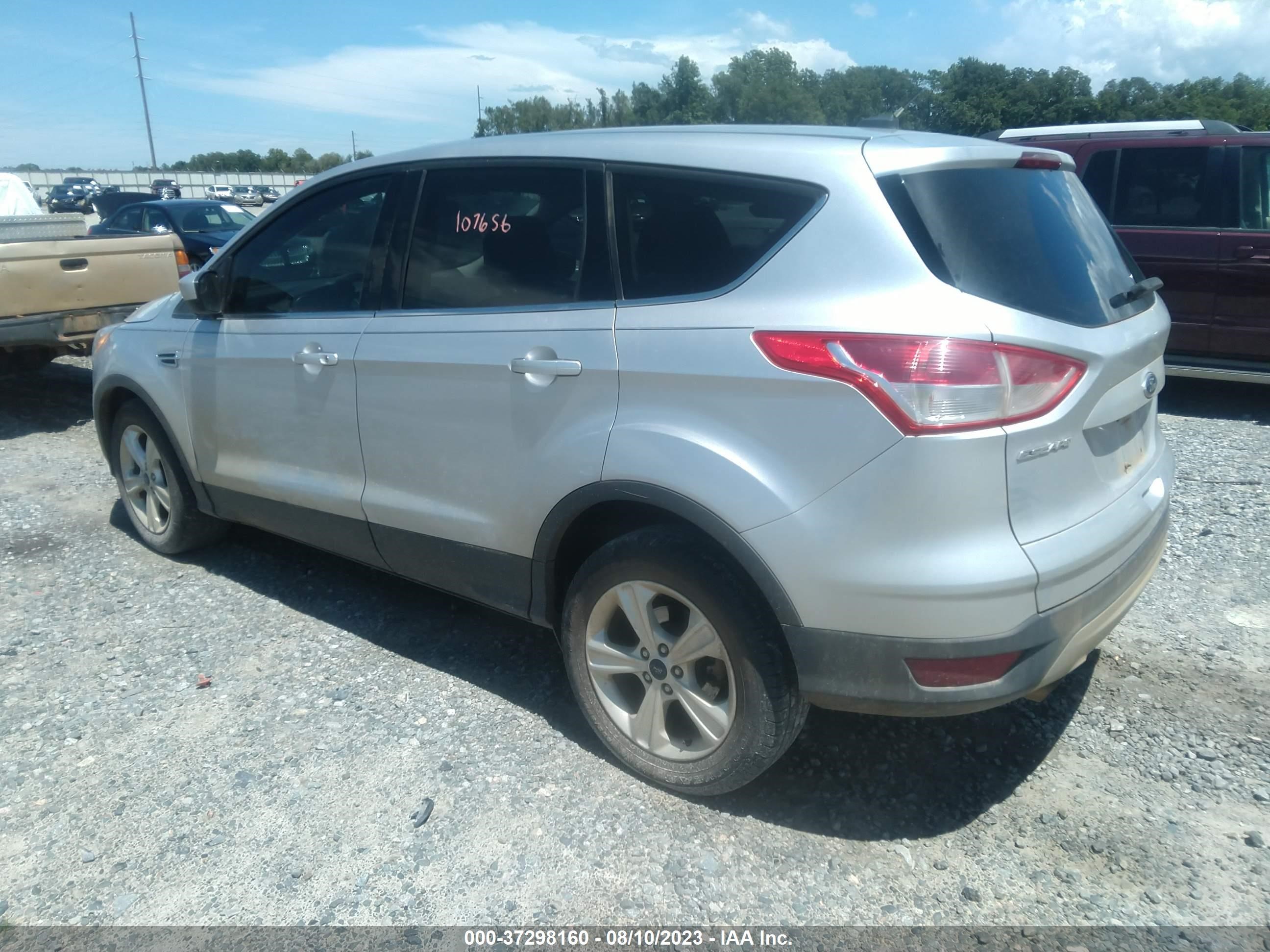 Photo 2 VIN: 1FMCU0GX3EUC05263 - FORD ESCAPE 