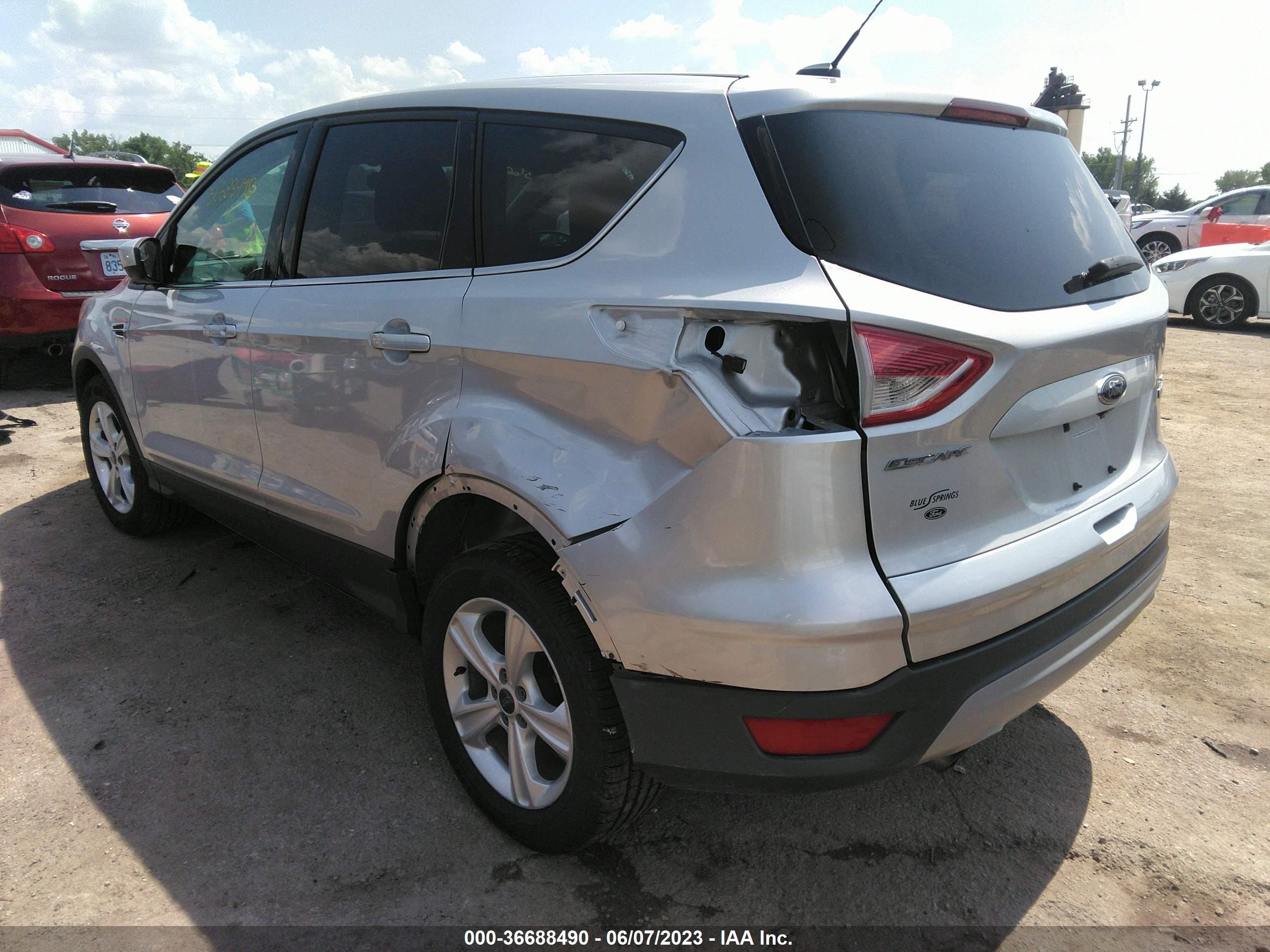 Photo 2 VIN: 1FMCU0GX3EUC21396 - FORD ESCAPE 