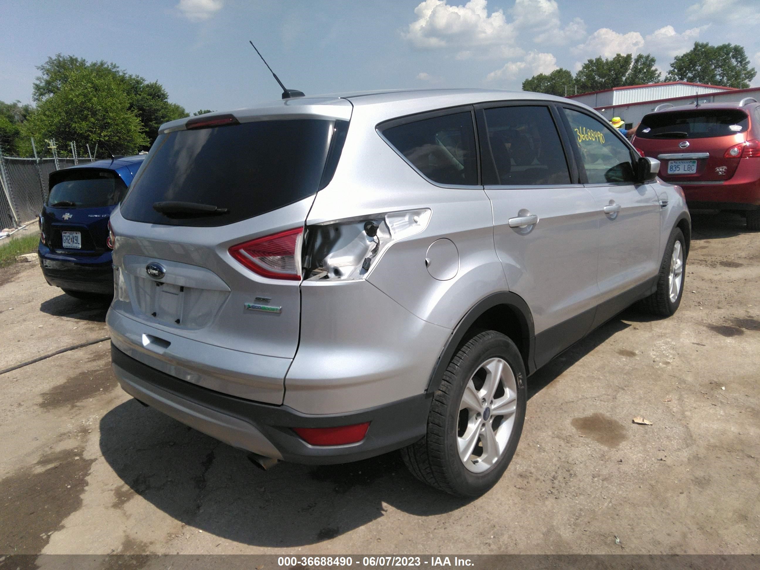 Photo 3 VIN: 1FMCU0GX3EUC21396 - FORD ESCAPE 