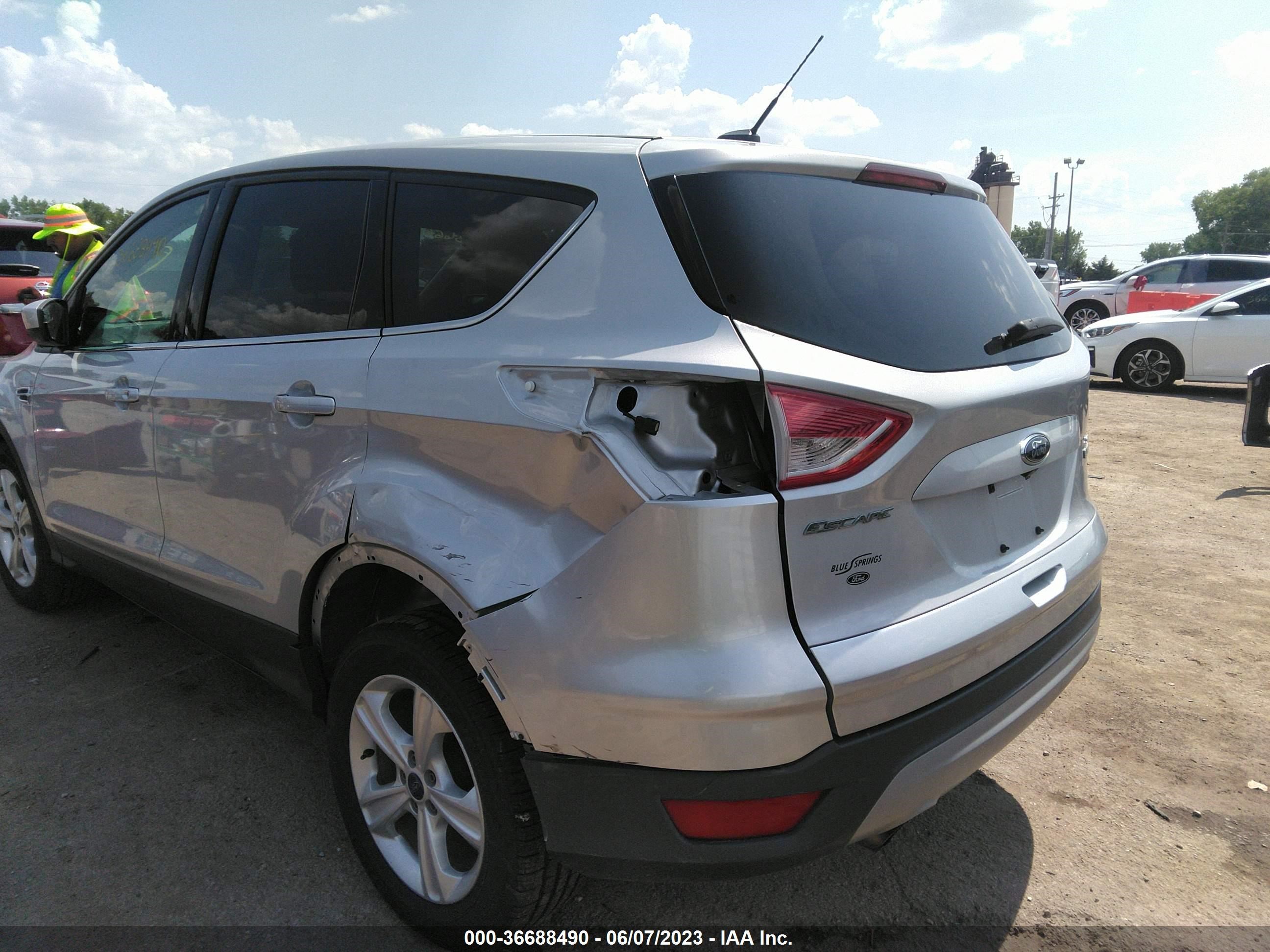 Photo 5 VIN: 1FMCU0GX3EUC21396 - FORD ESCAPE 