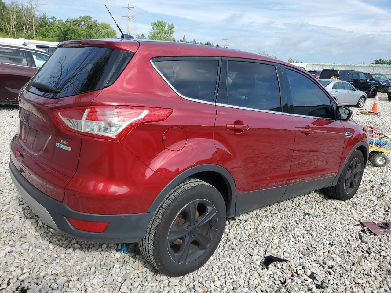 Photo 2 VIN: 1FMCU0GX3EUE35613 - FORD ESCAPE 