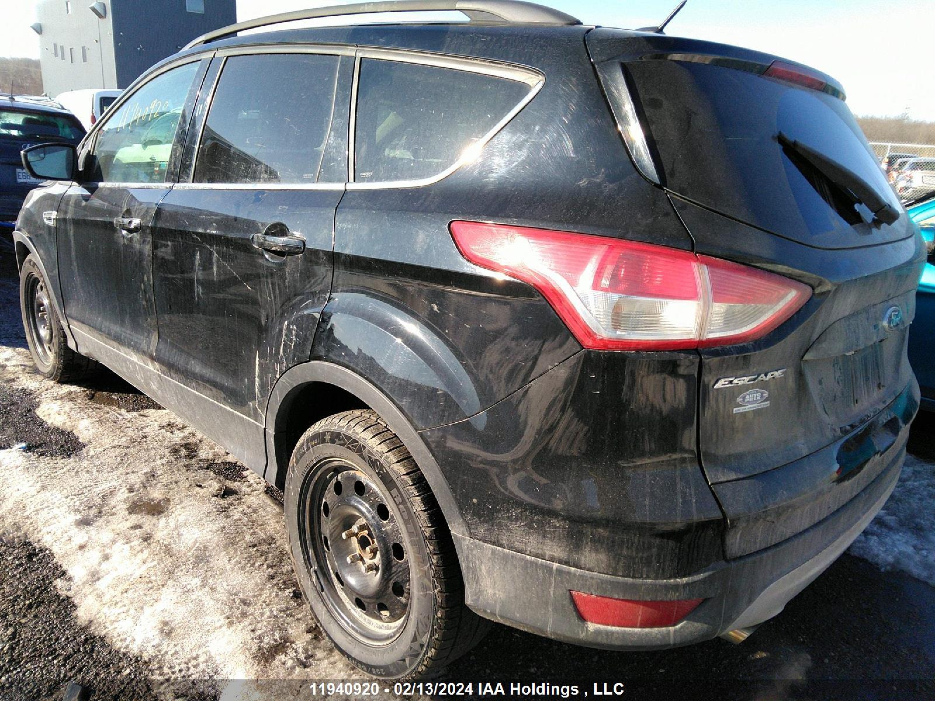 Photo 2 VIN: 1FMCU0GX3GUA24022 - FORD ESCAPE 