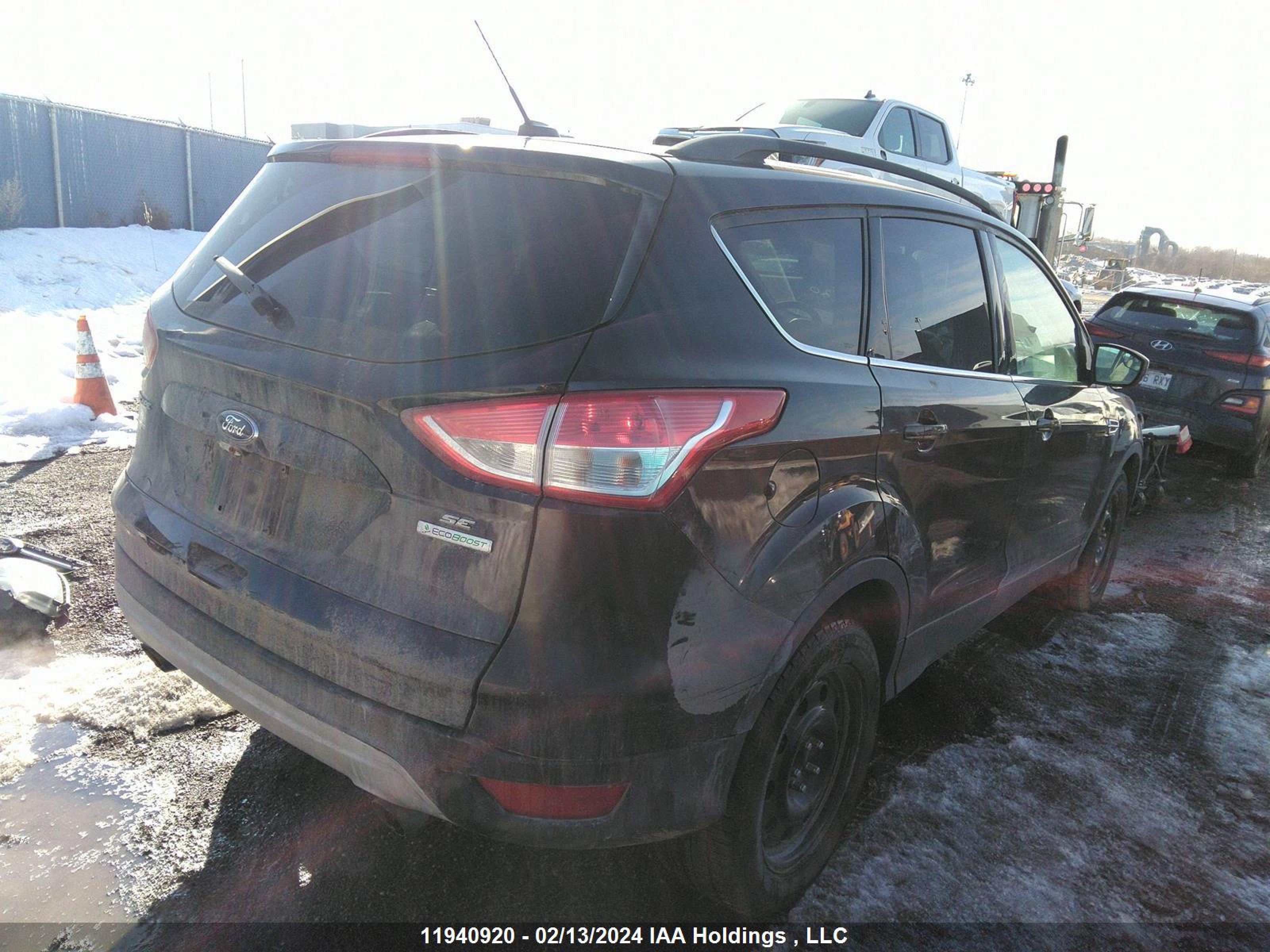 Photo 3 VIN: 1FMCU0GX3GUA24022 - FORD ESCAPE 