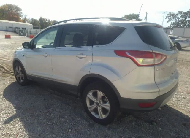 Photo 2 VIN: 1FMCU0GX3GUB05862 - FORD ESCAPE 