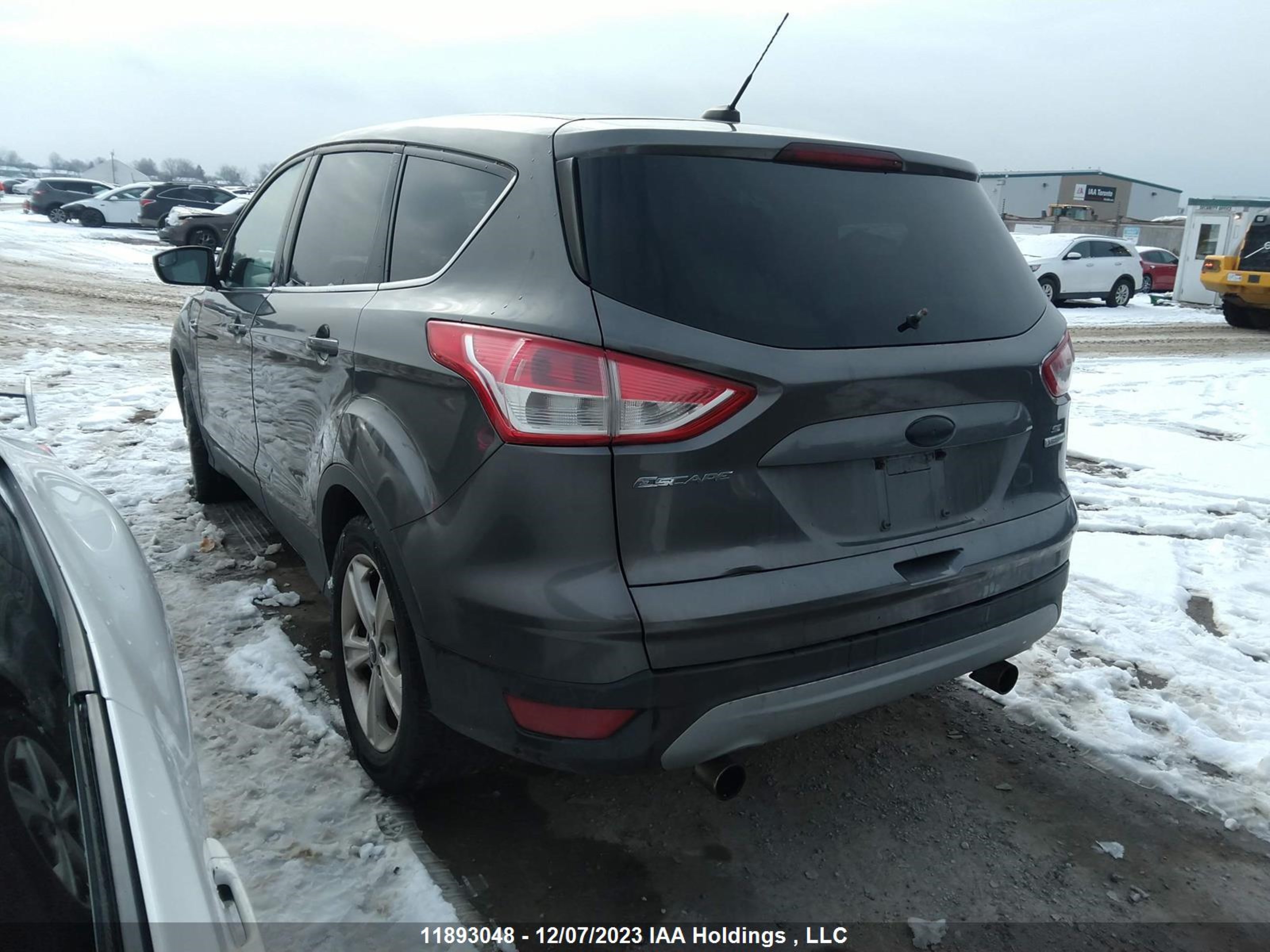 Photo 2 VIN: 1FMCU0GX4DUB18194 - FORD ESCAPE 