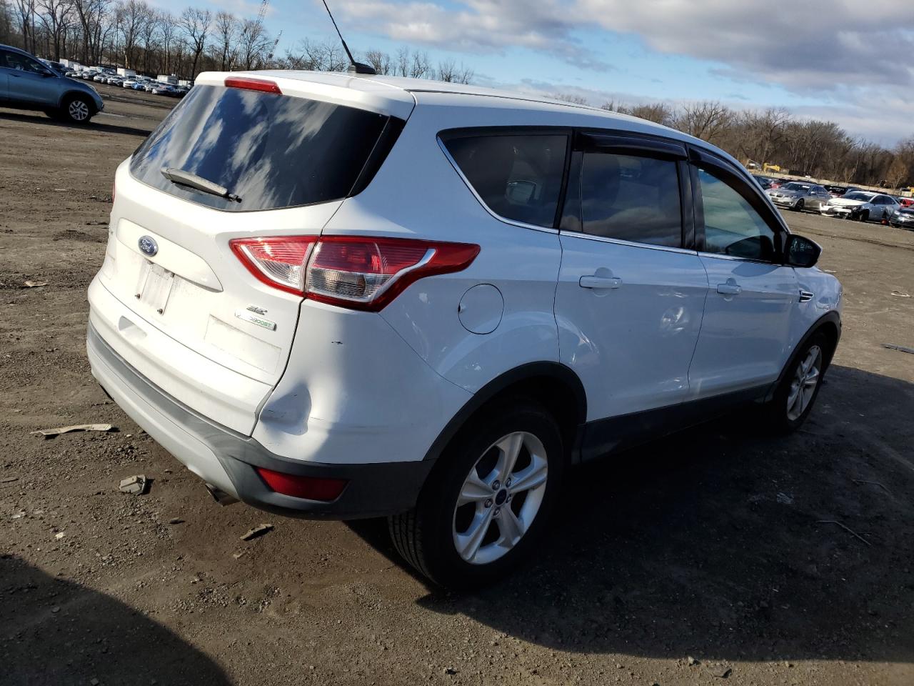 Photo 2 VIN: 1FMCU0GX4EUE34096 - FORD ESCAPE 