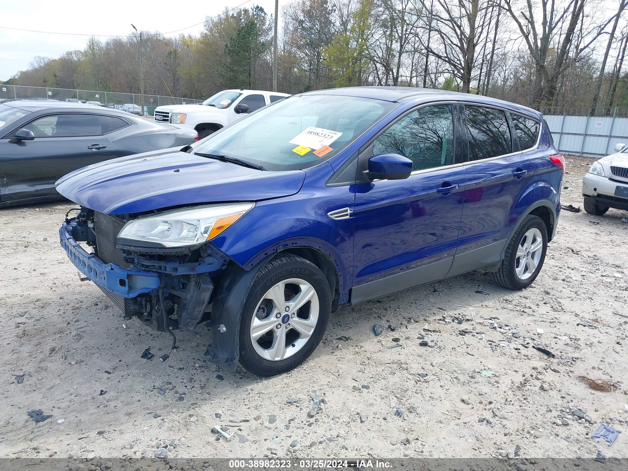 Photo 1 VIN: 1FMCU0GX4FUA90092 - FORD ESCAPE 