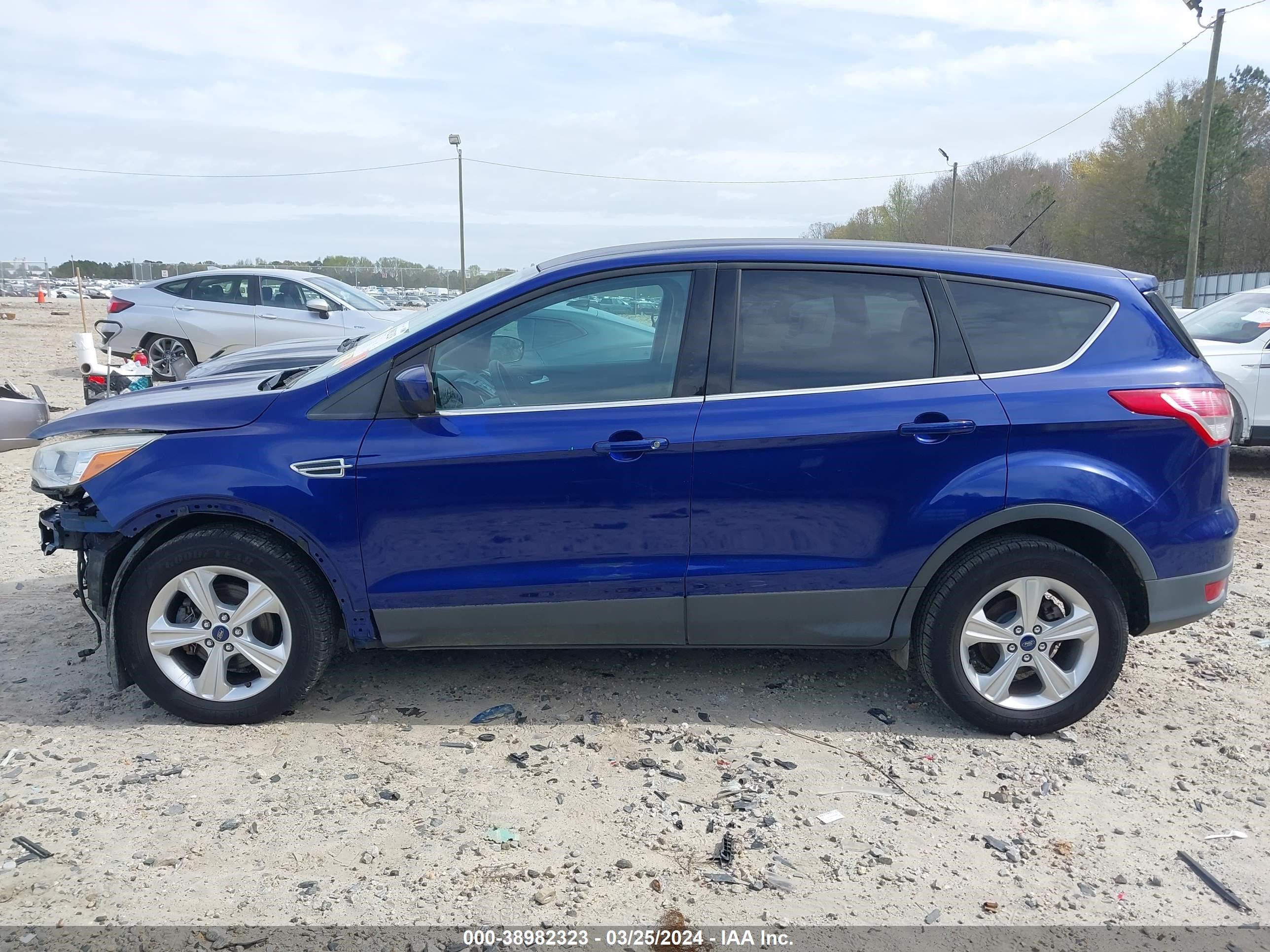 Photo 13 VIN: 1FMCU0GX4FUA90092 - FORD ESCAPE 