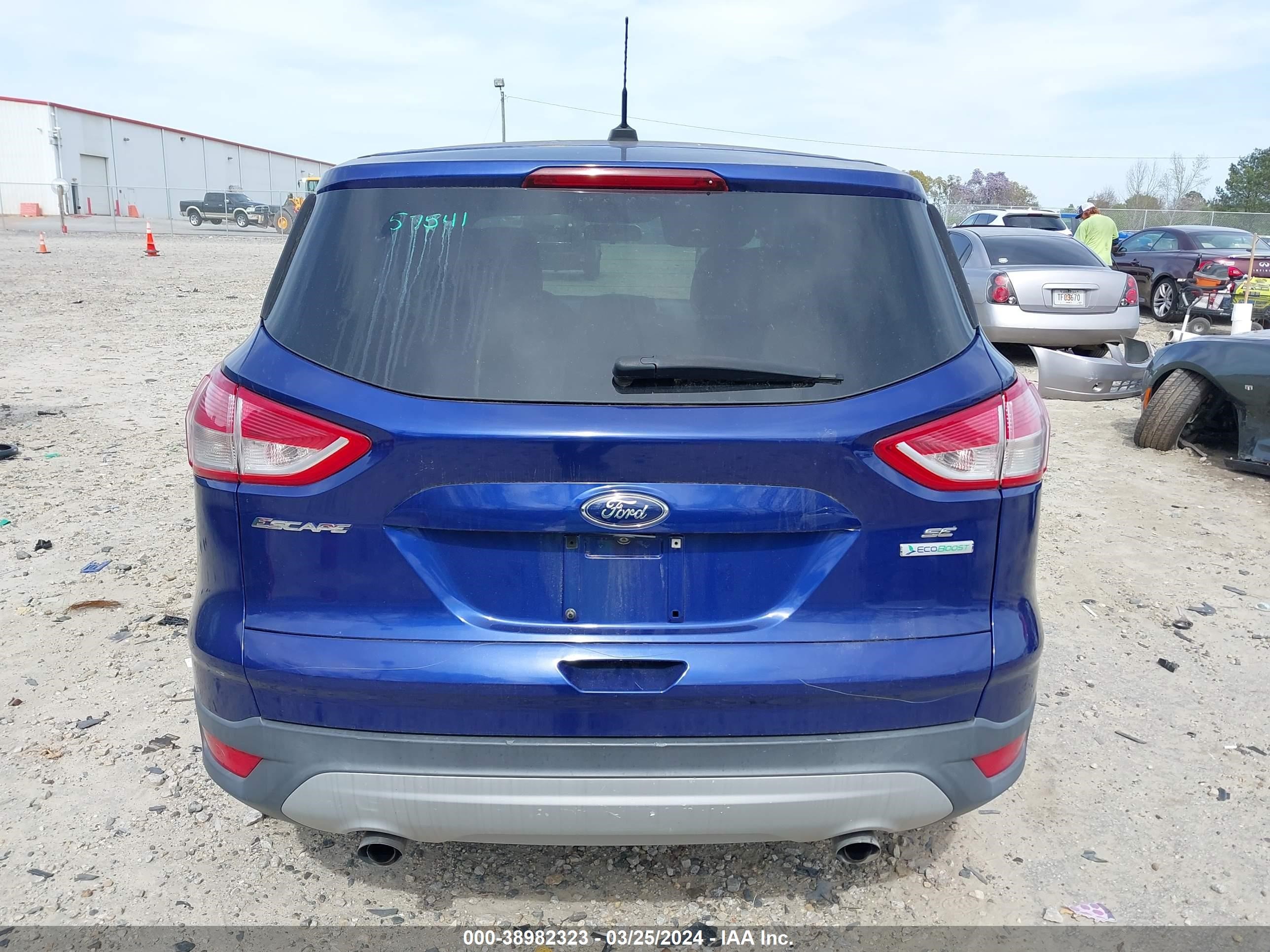 Photo 15 VIN: 1FMCU0GX4FUA90092 - FORD ESCAPE 