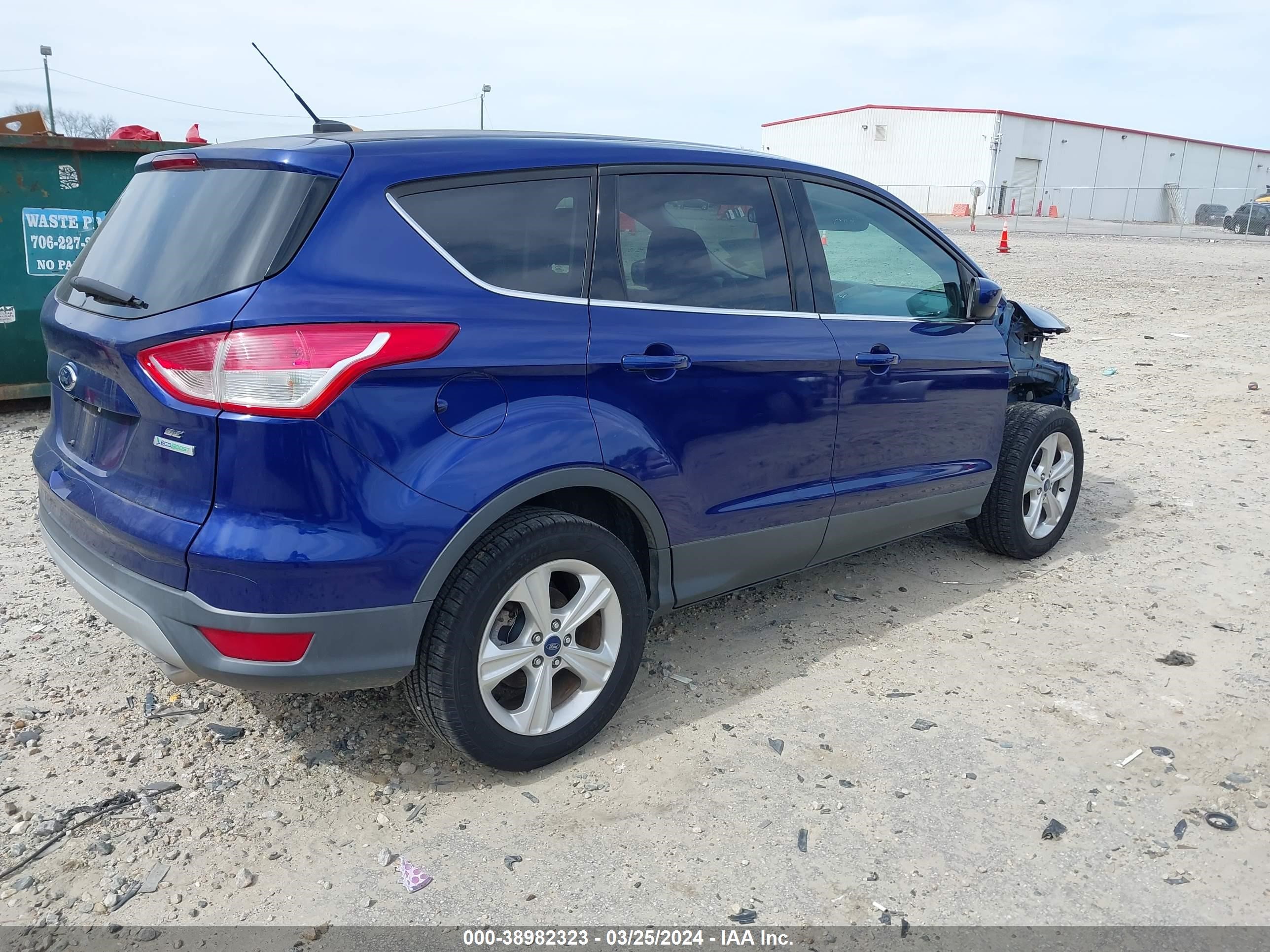 Photo 3 VIN: 1FMCU0GX4FUA90092 - FORD ESCAPE 