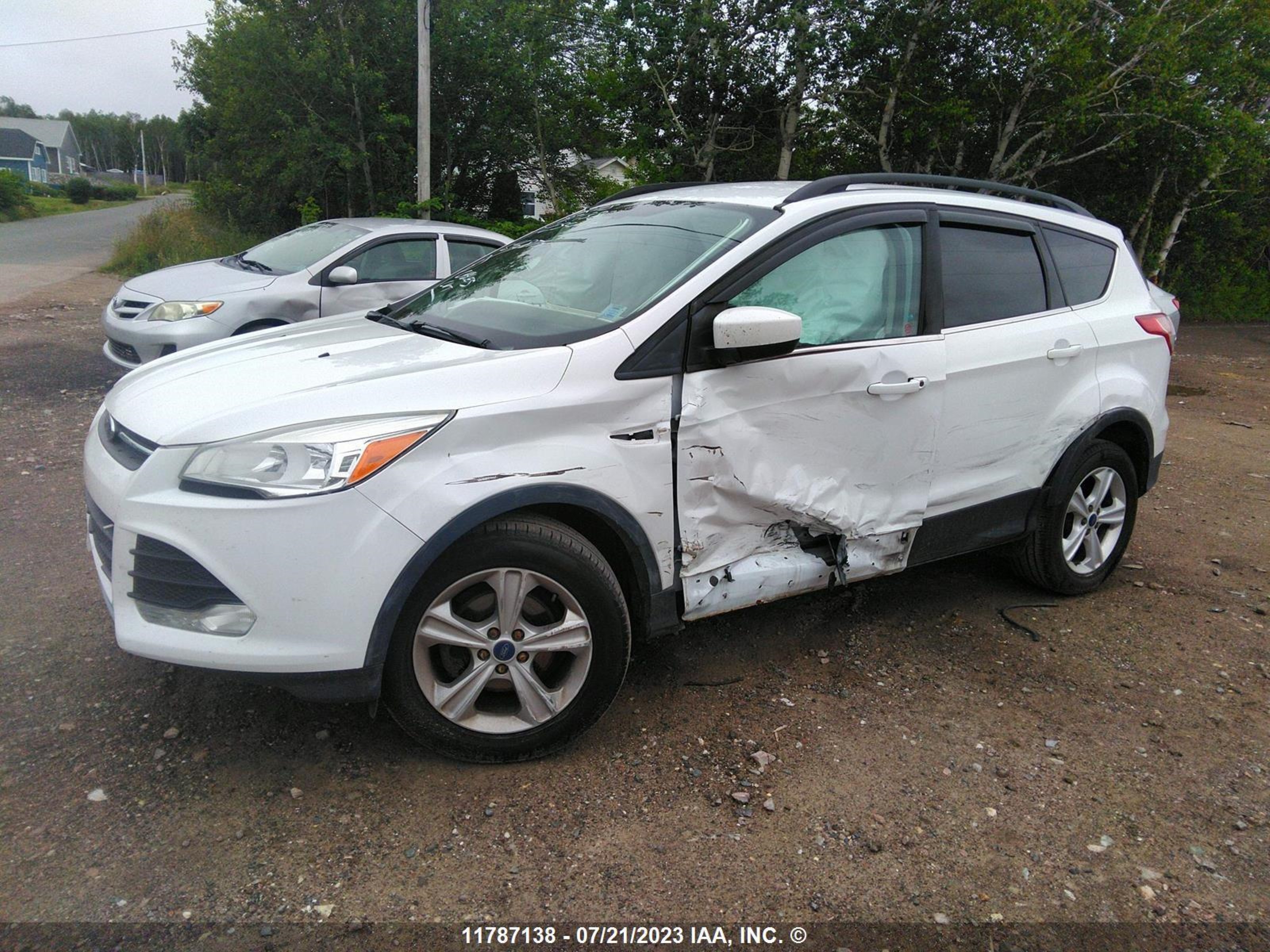 Photo 2 VIN: 1FMCU0GX4FUC46874 - FORD ESCAPE 