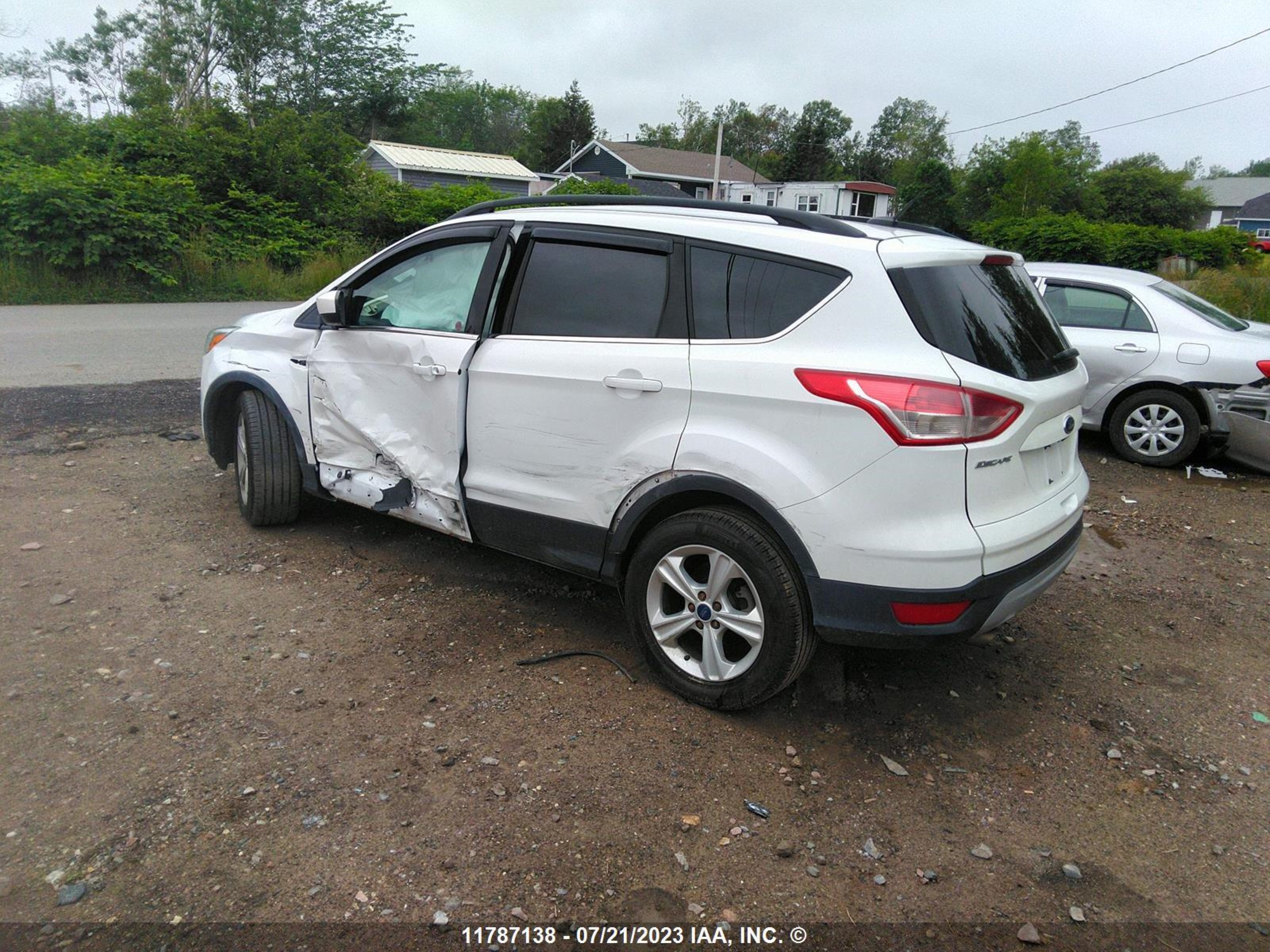 Photo 3 VIN: 1FMCU0GX4FUC46874 - FORD ESCAPE 