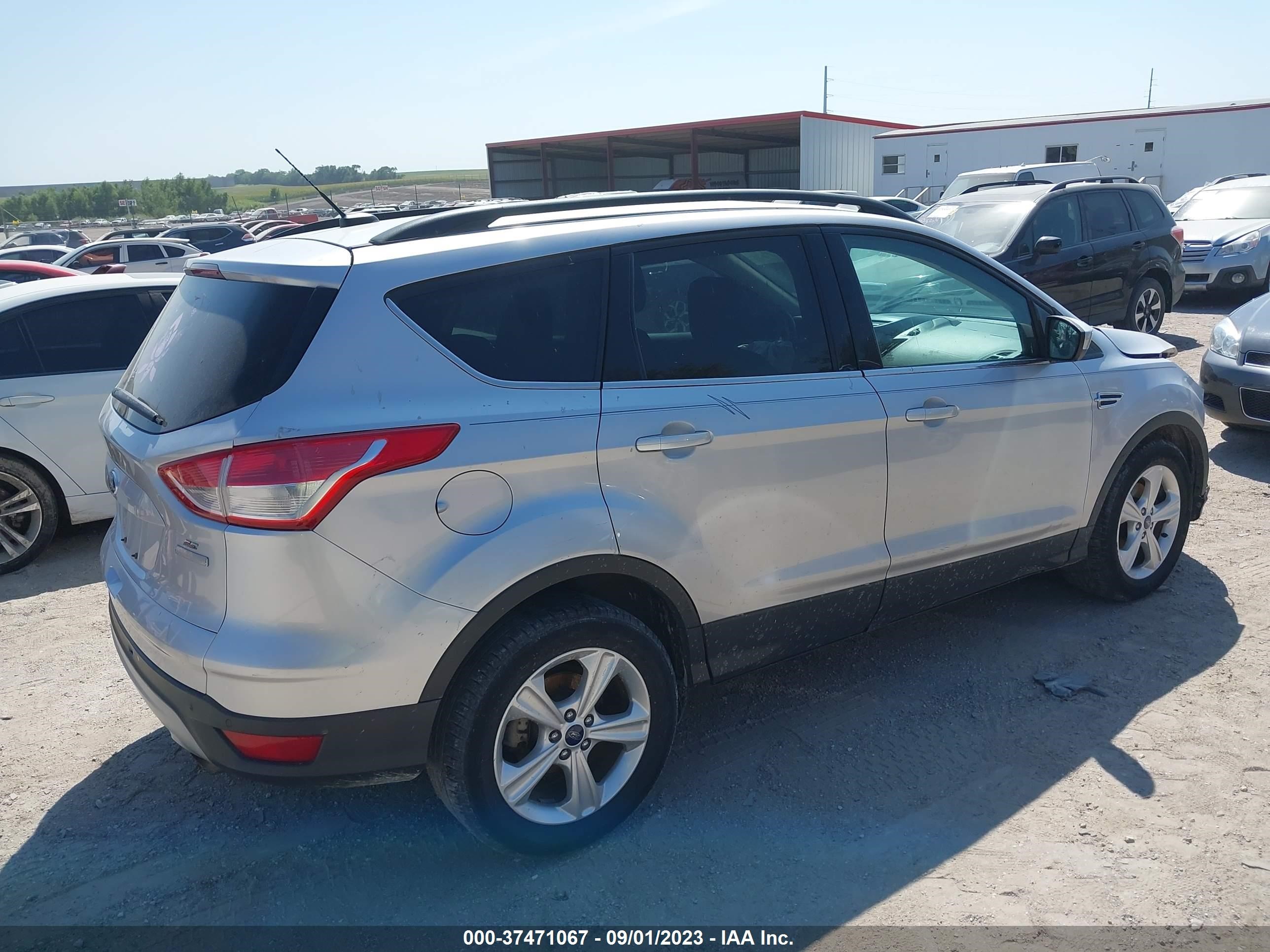 Photo 3 VIN: 1FMCU0GX4GUB15185 - FORD ESCAPE 