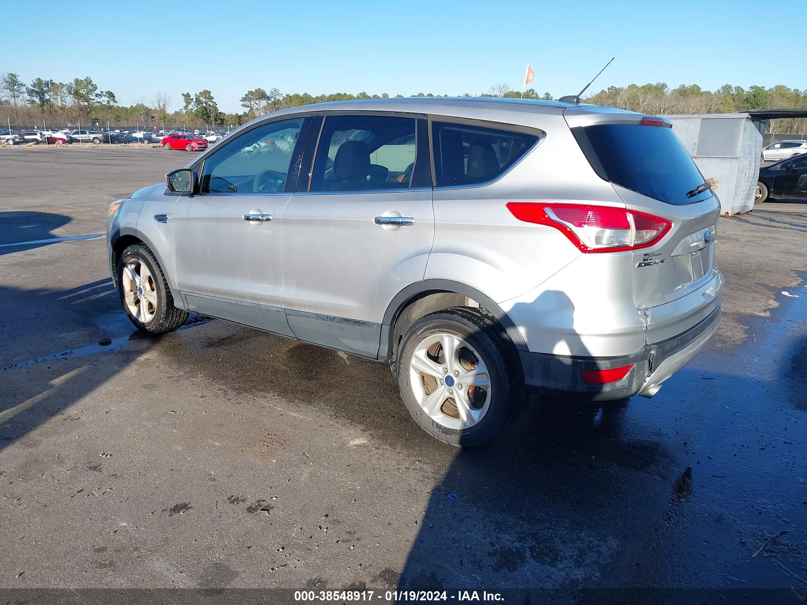 Photo 2 VIN: 1FMCU0GX5EUE46788 - FORD ESCAPE 