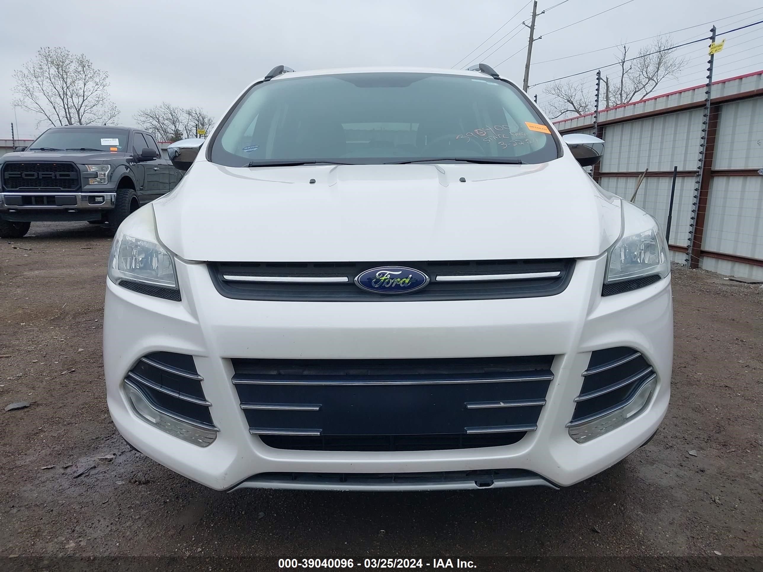 Photo 12 VIN: 1FMCU0GX5GUB23263 - FORD ESCAPE 