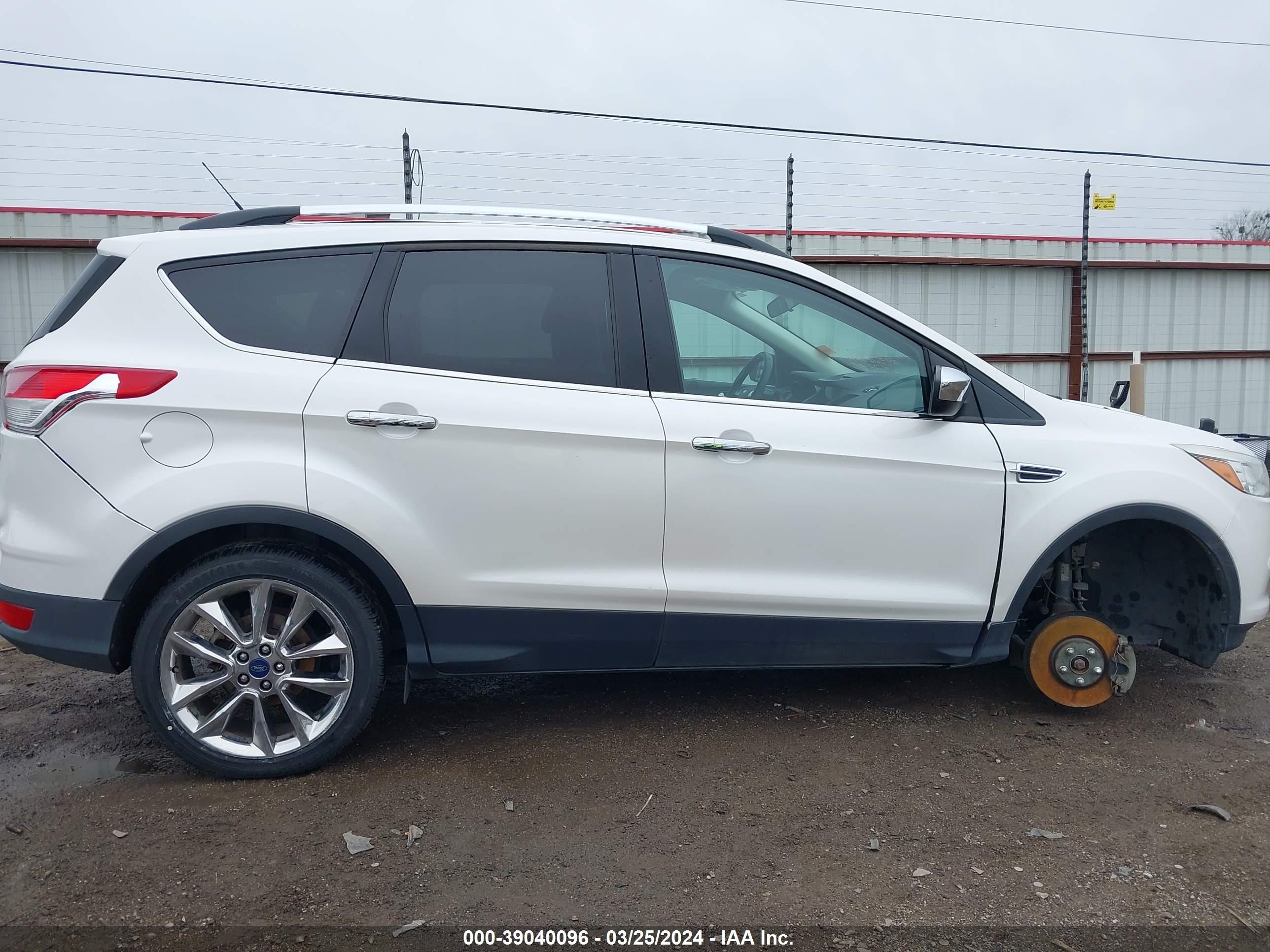 Photo 13 VIN: 1FMCU0GX5GUB23263 - FORD ESCAPE 