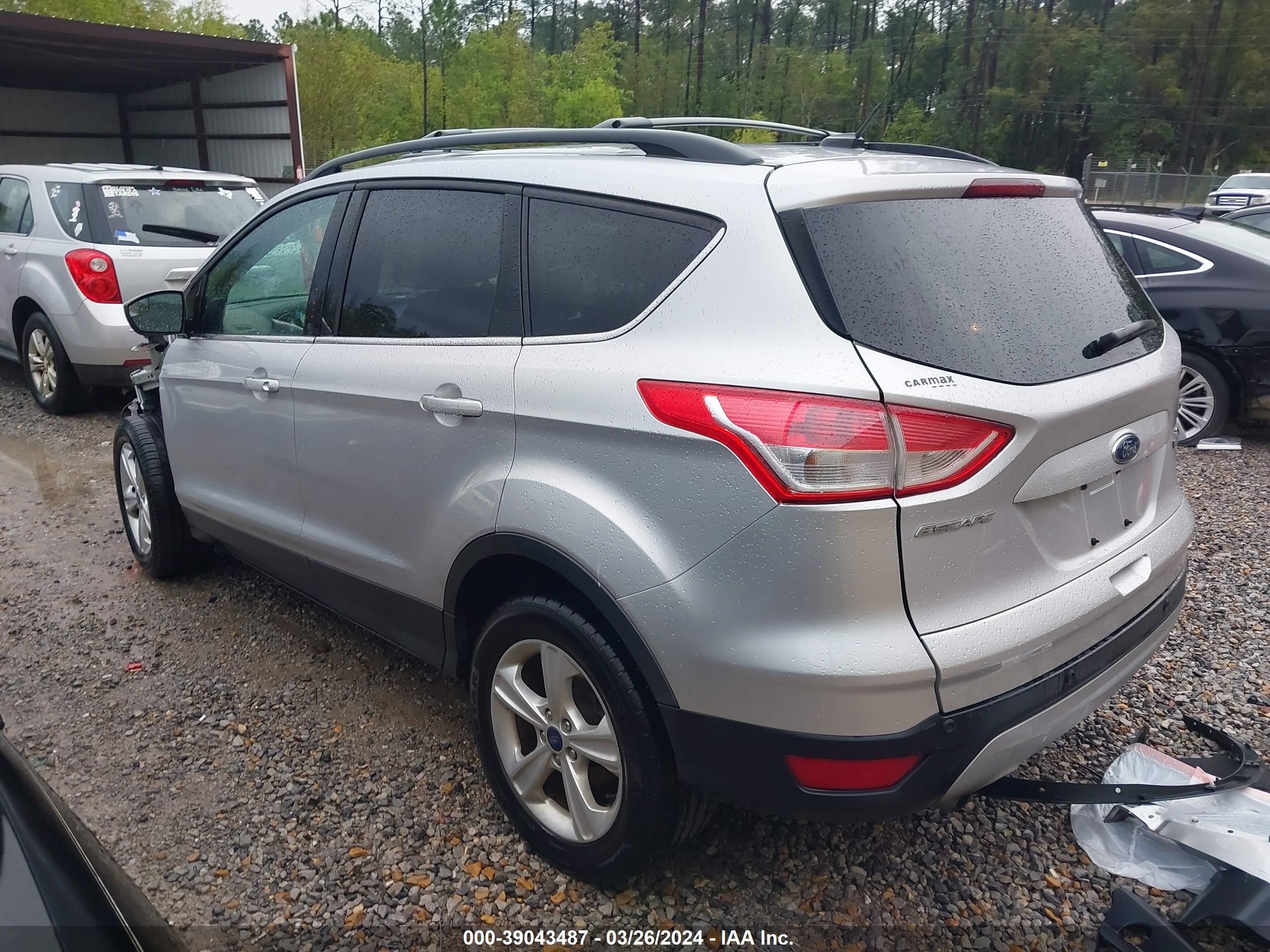 Photo 2 VIN: 1FMCU0GX6DUD77155 - FORD ESCAPE 