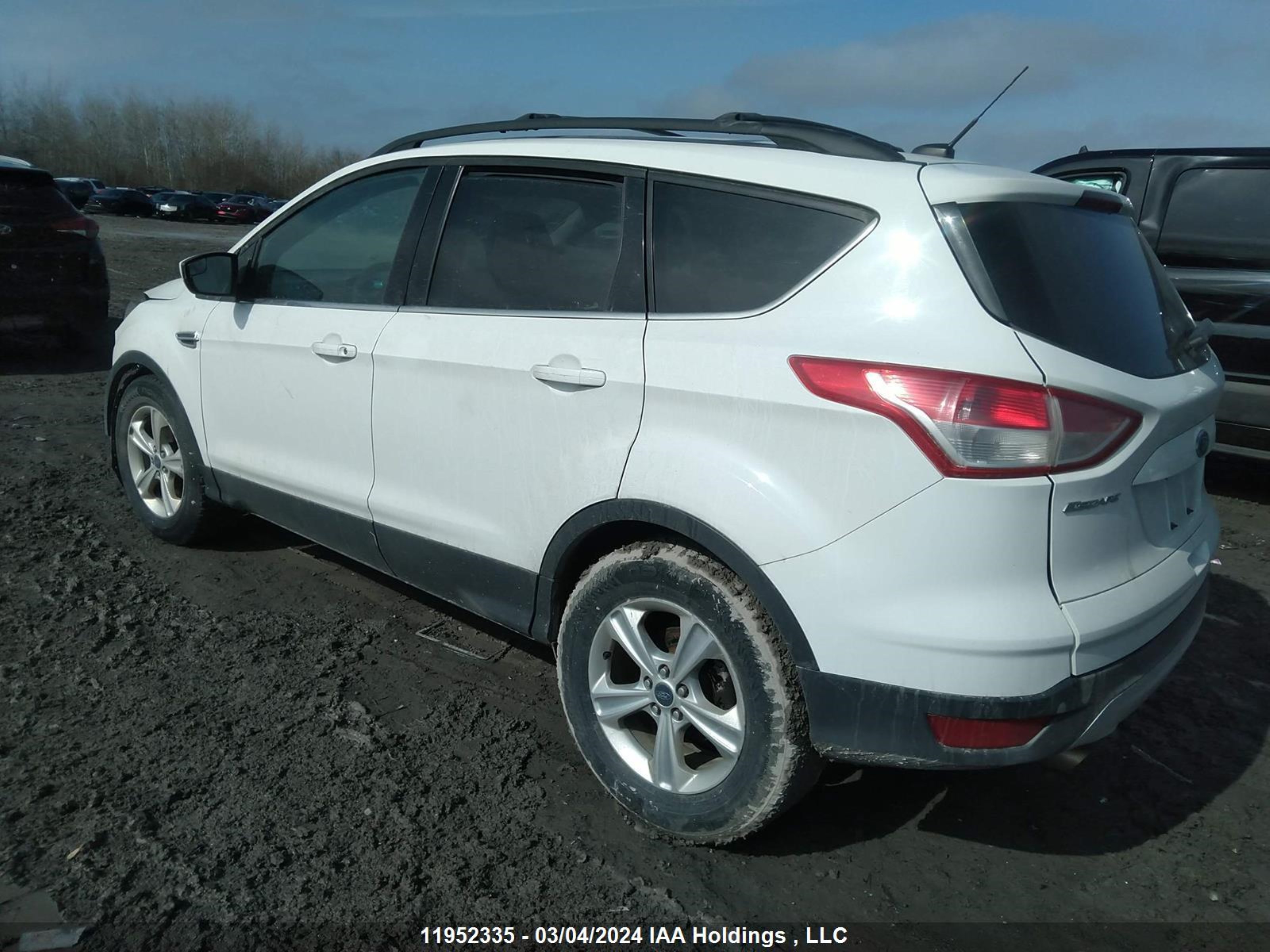 Photo 2 VIN: 1FMCU0GX6FUA95665 - FORD ESCAPE 