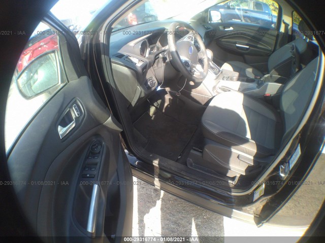 Photo 4 VIN: 1FMCU0GX7DUB13121 - FORD ESCAPE 