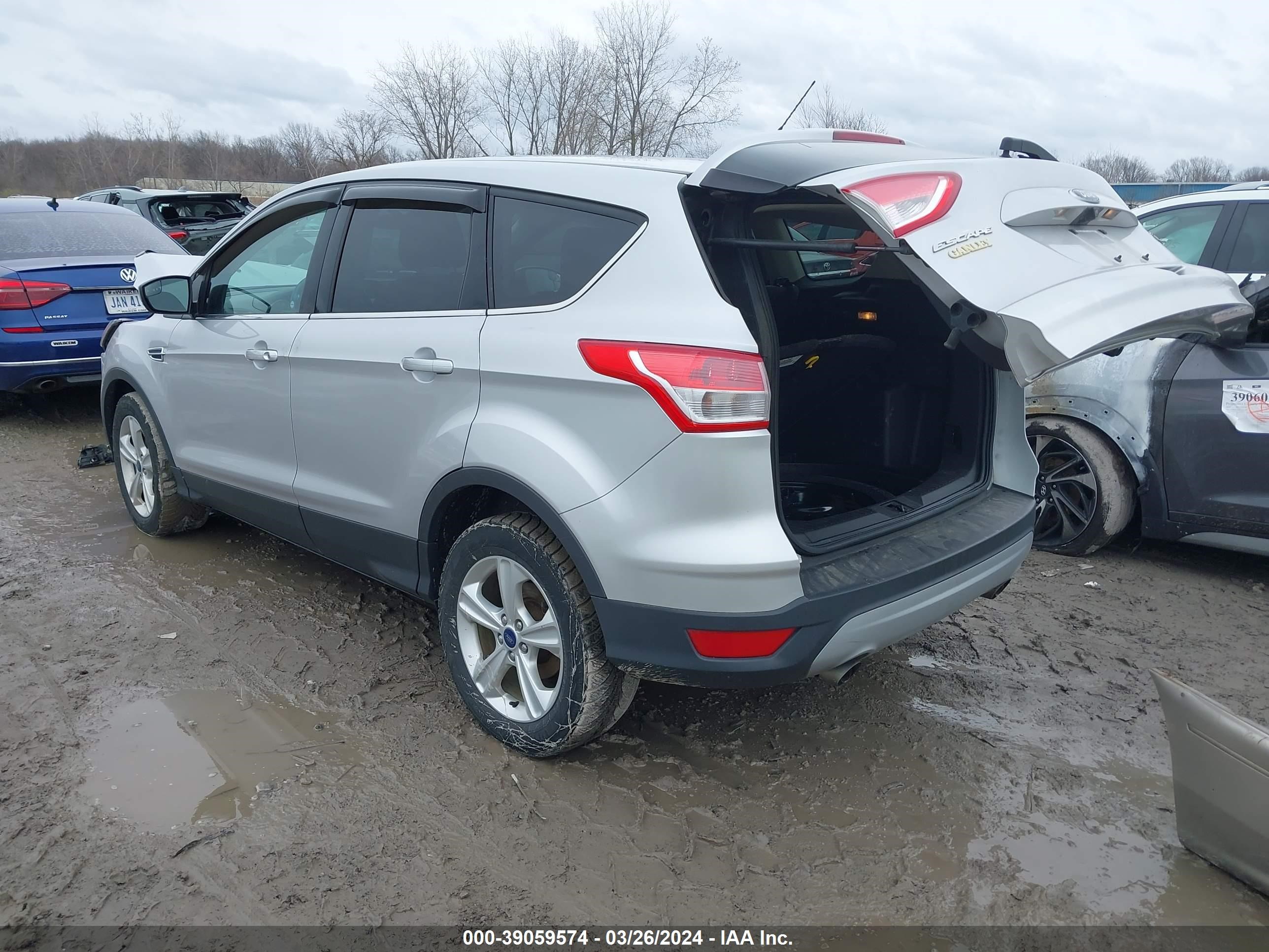 Photo 2 VIN: 1FMCU0GX8EUD57684 - FORD ESCAPE 