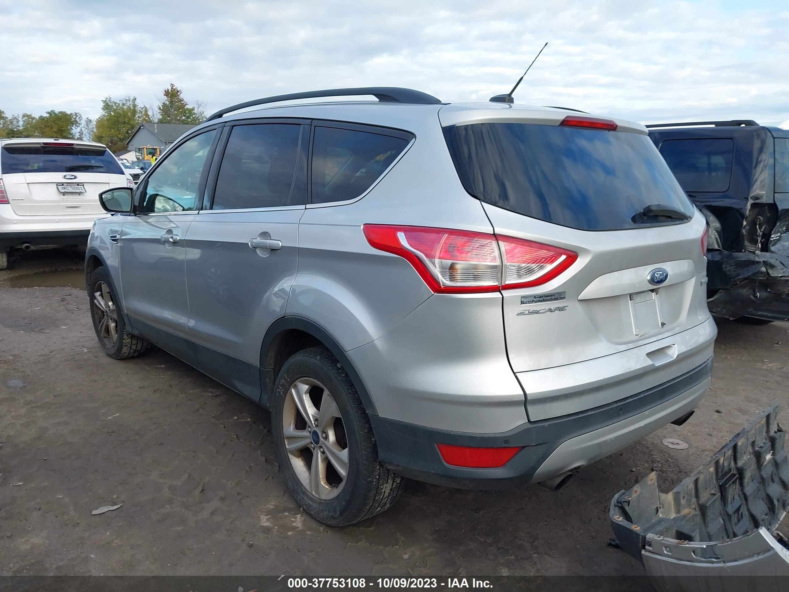 Photo 2 VIN: 1FMCU0GX8GUB75938 - FORD ESCAPE 