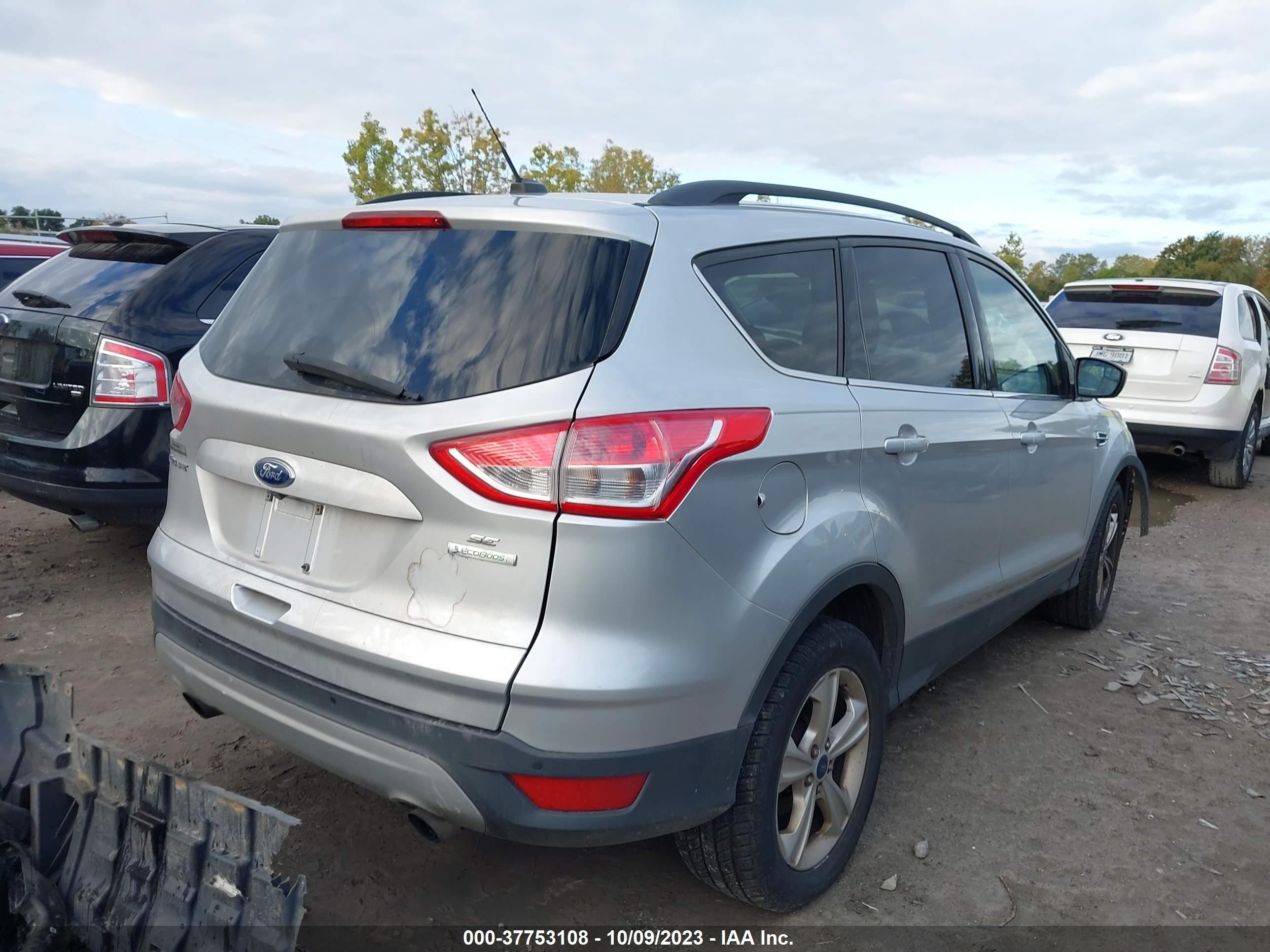 Photo 3 VIN: 1FMCU0GX8GUB75938 - FORD ESCAPE 