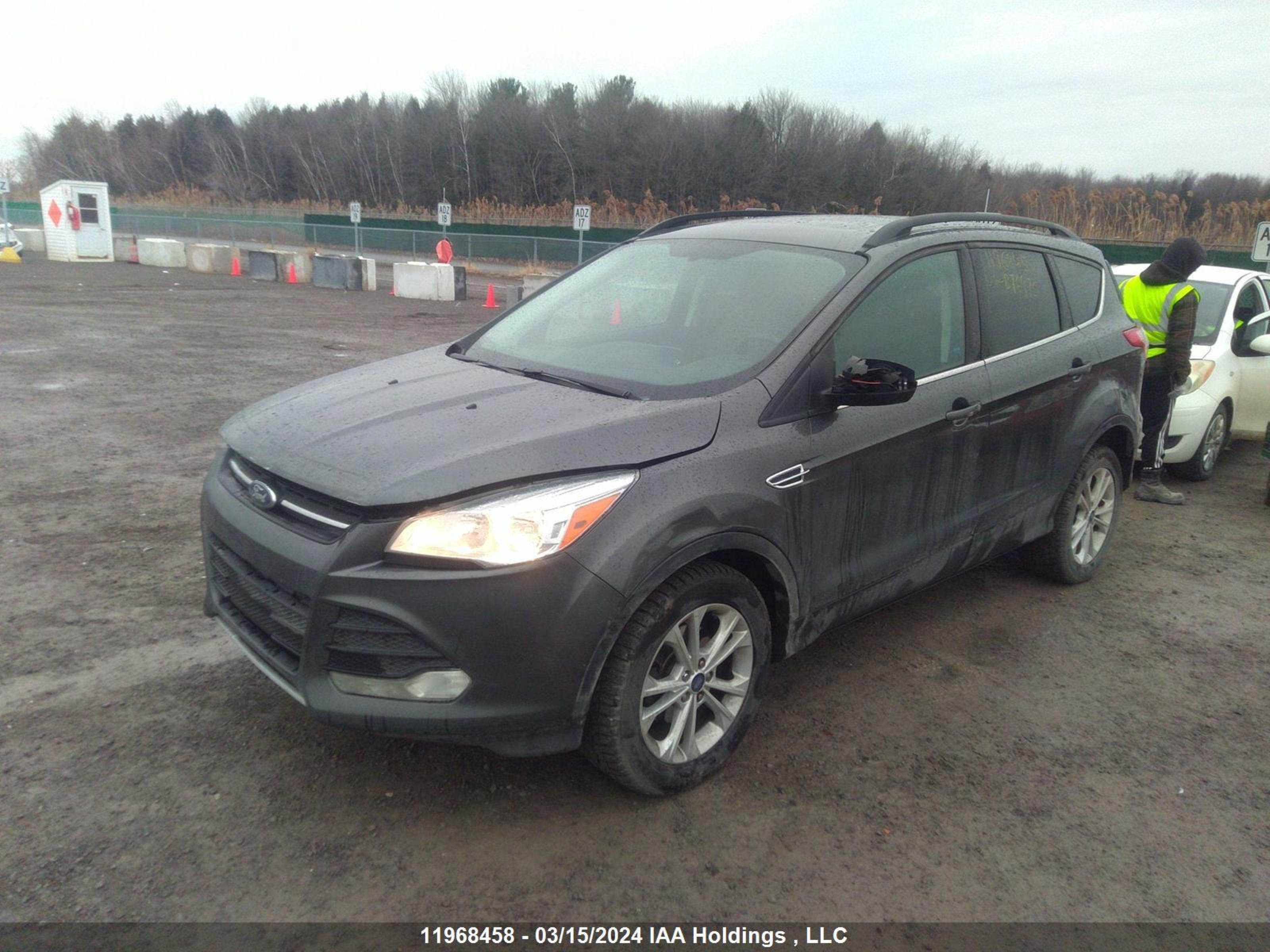 Photo 1 VIN: 1FMCU0GX8GUB76975 - FORD ESCAPE 