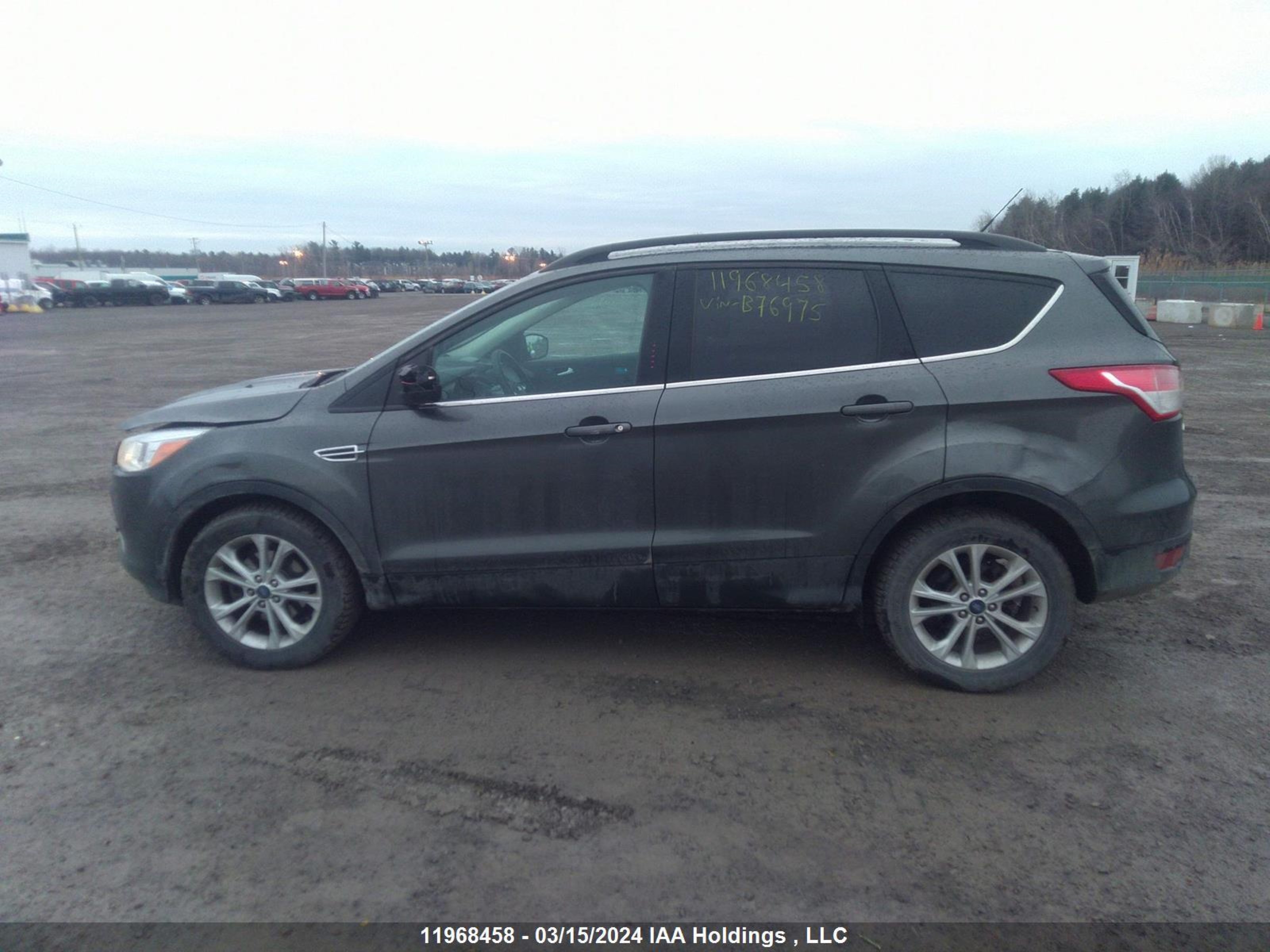 Photo 13 VIN: 1FMCU0GX8GUB76975 - FORD ESCAPE 