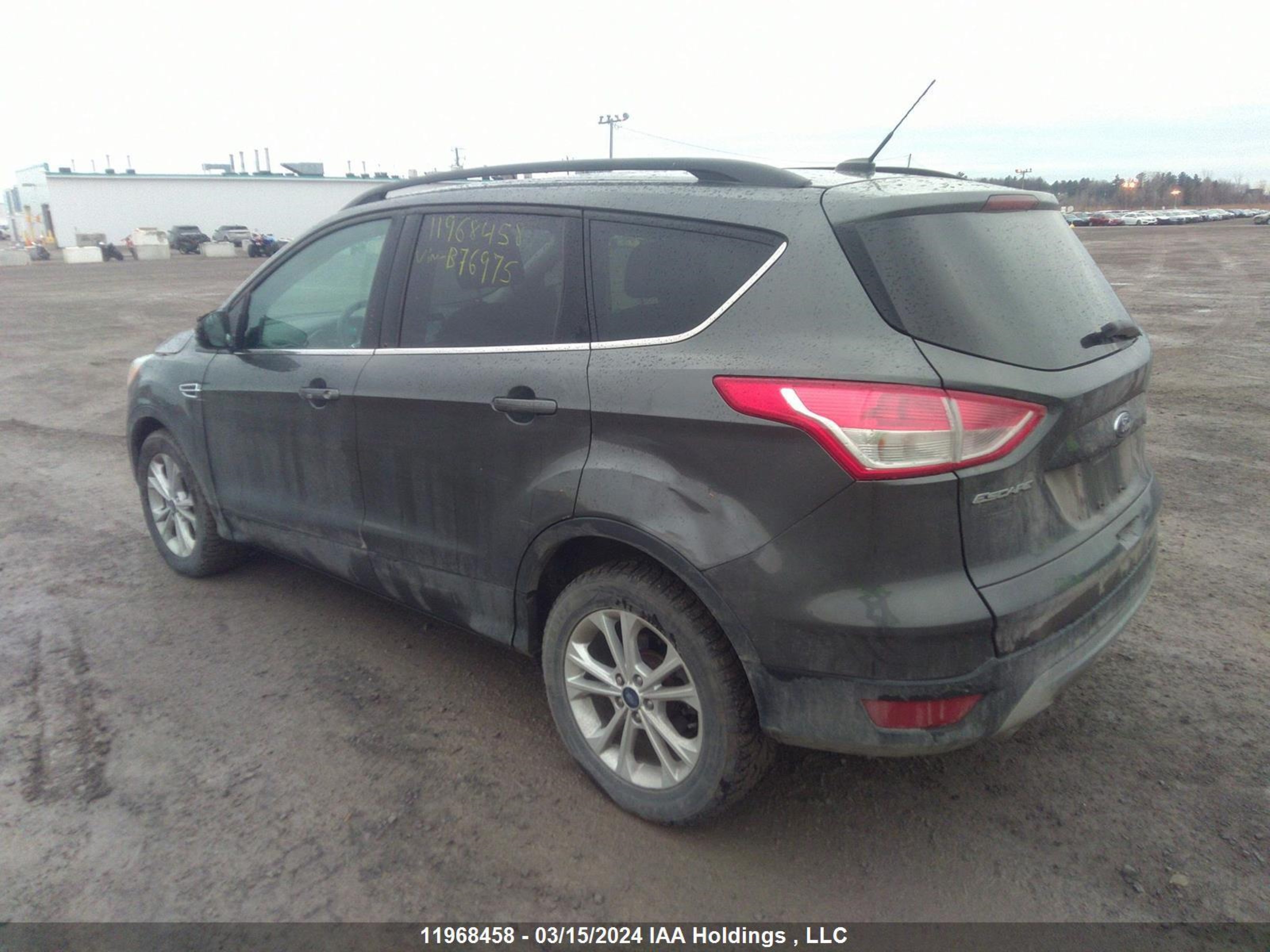 Photo 2 VIN: 1FMCU0GX8GUB76975 - FORD ESCAPE 