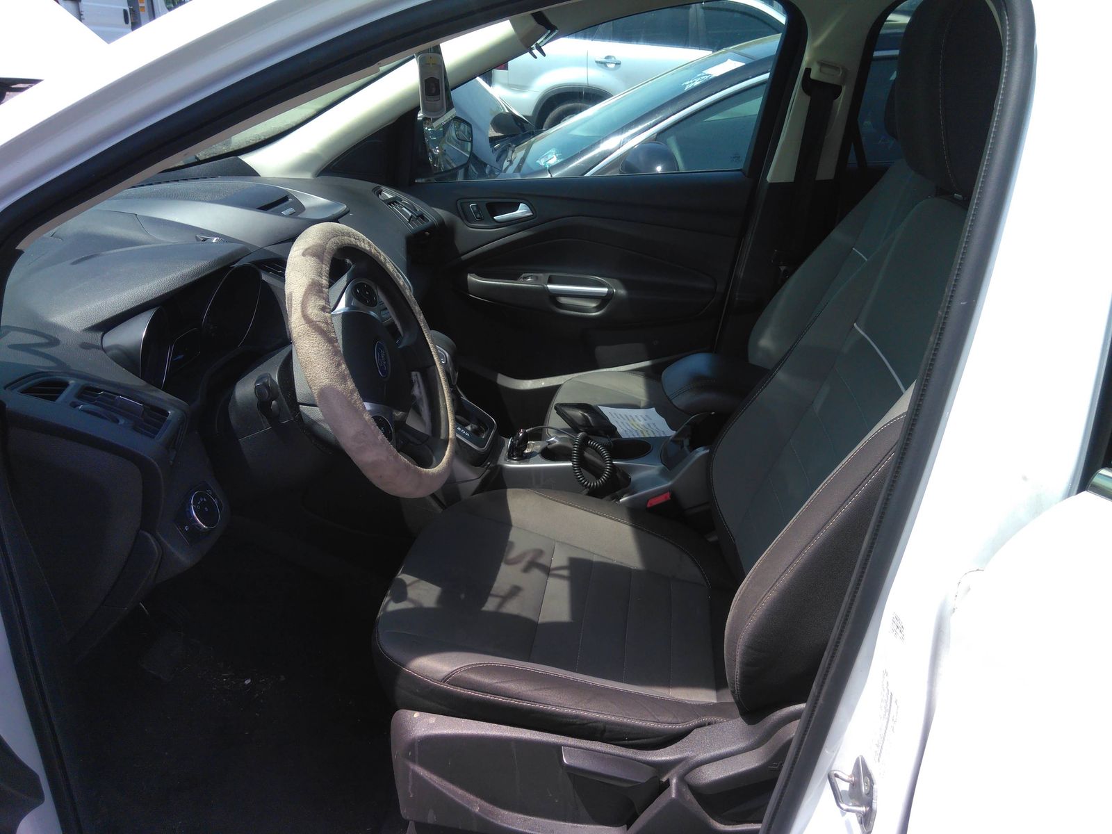 Photo 2 VIN: 1FMCU0GXXDUB25814 - FORD ESCAPE FWD 4C 