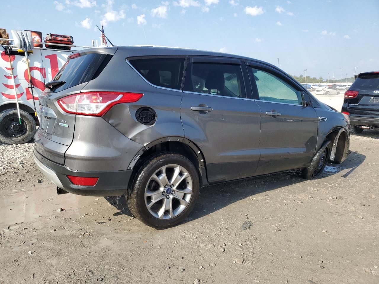 Photo 2 VIN: 1FMCU0H95DUA09906 - FORD ESCAPE 