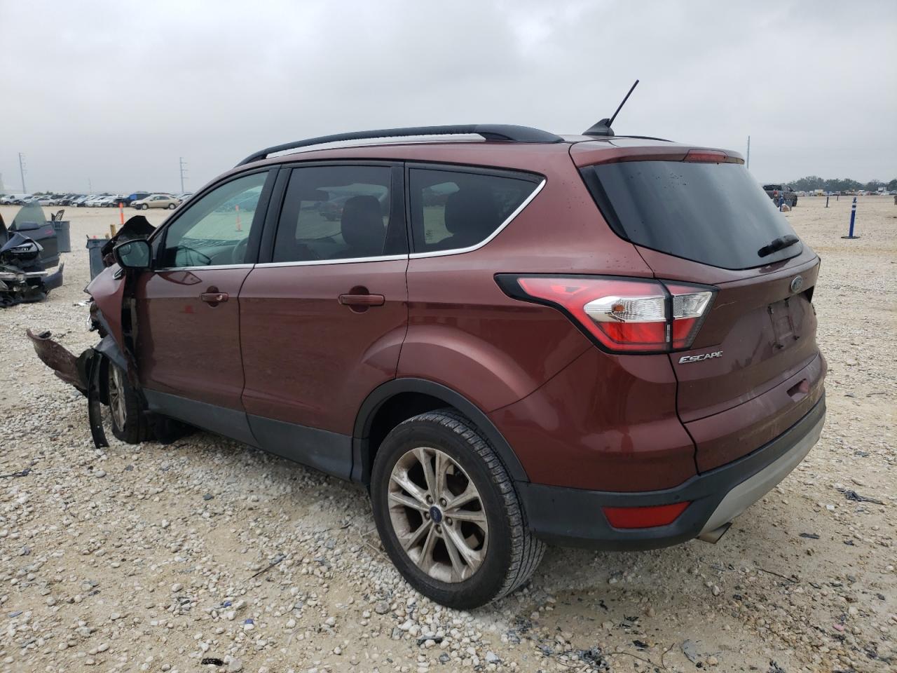 Photo 1 VIN: 1FMCU0HD0JUB04115 - FORD ESCAPE 